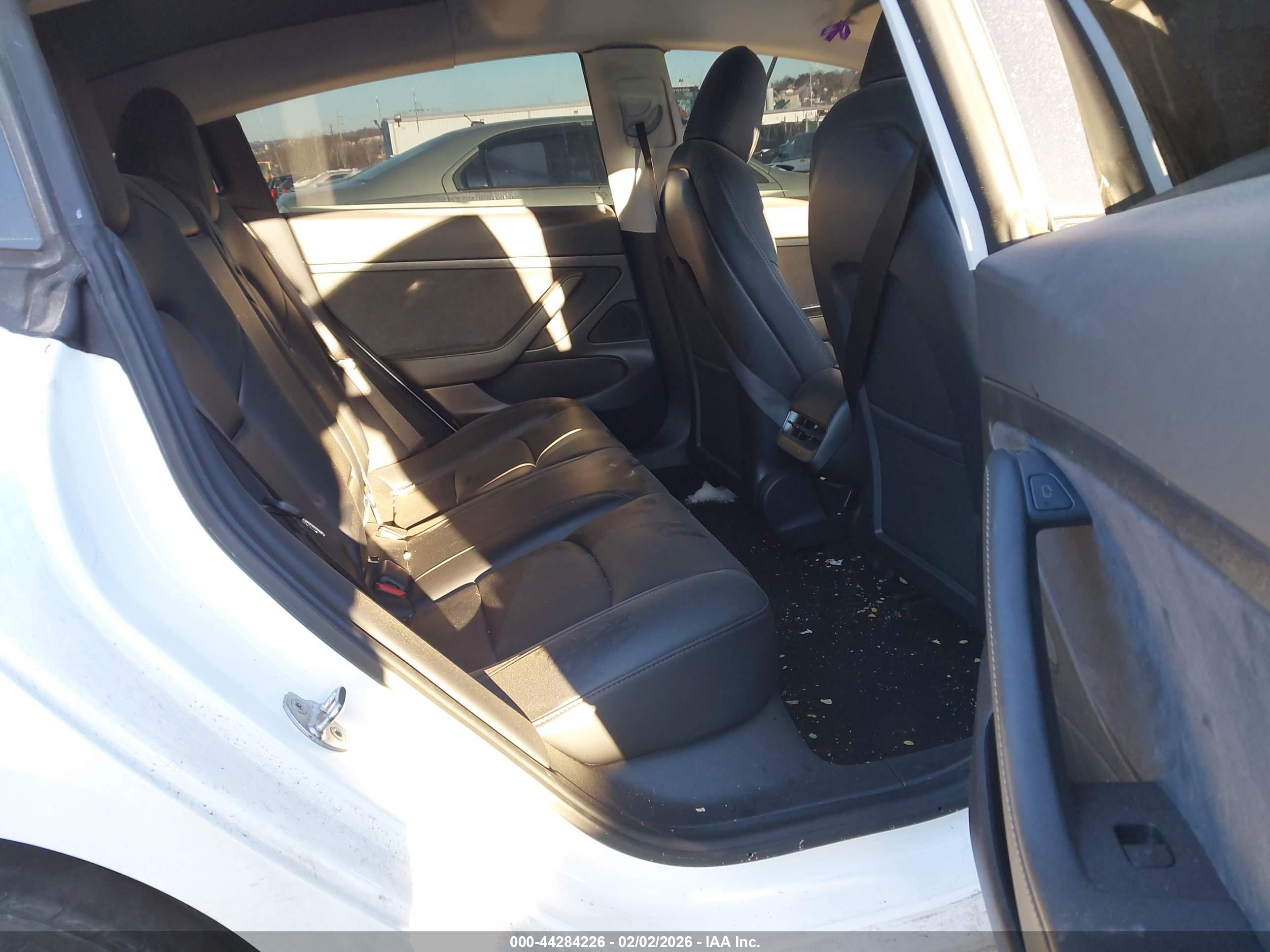 TESLA MODEL image 8