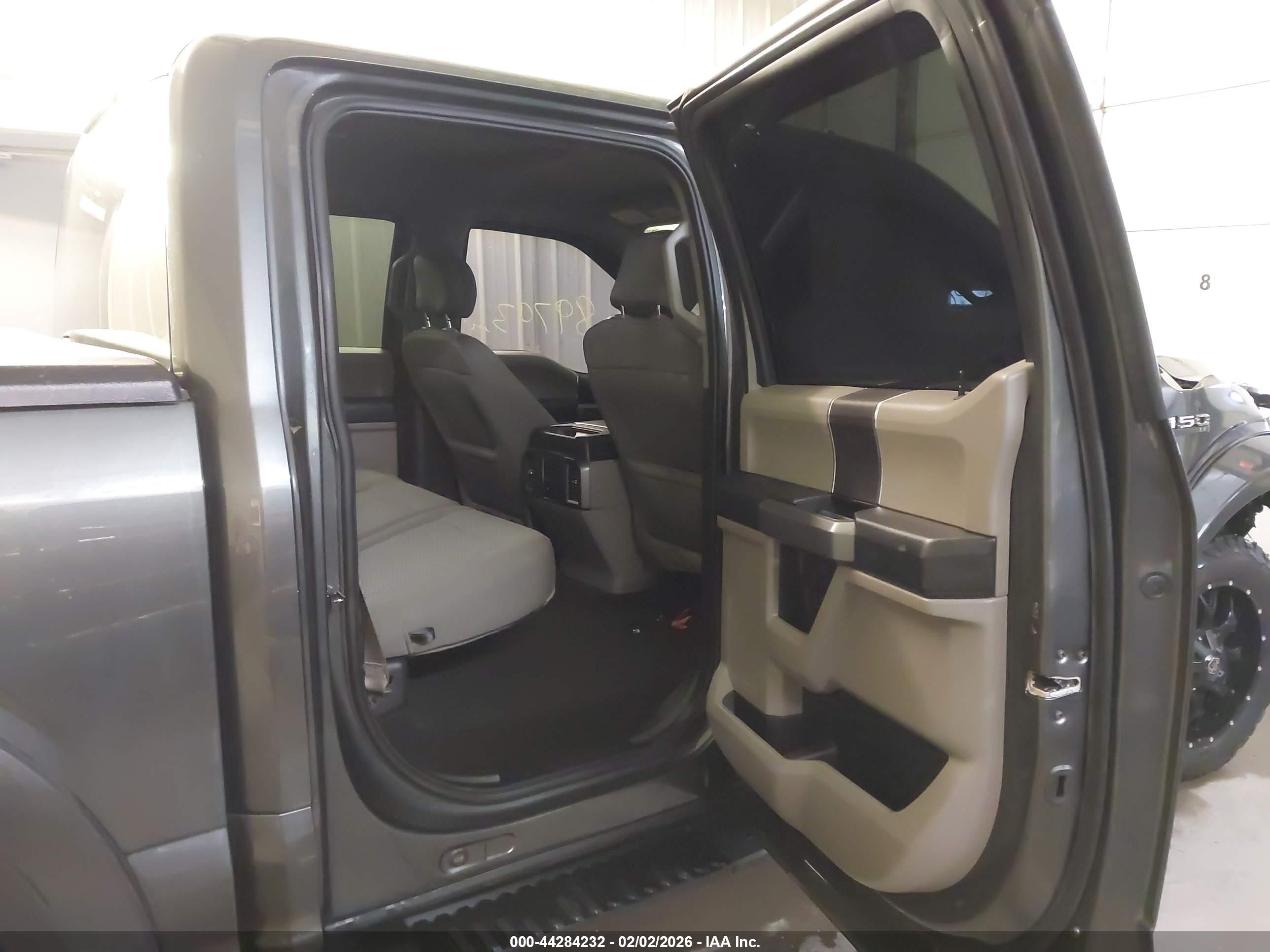 FORD F-150 image 8