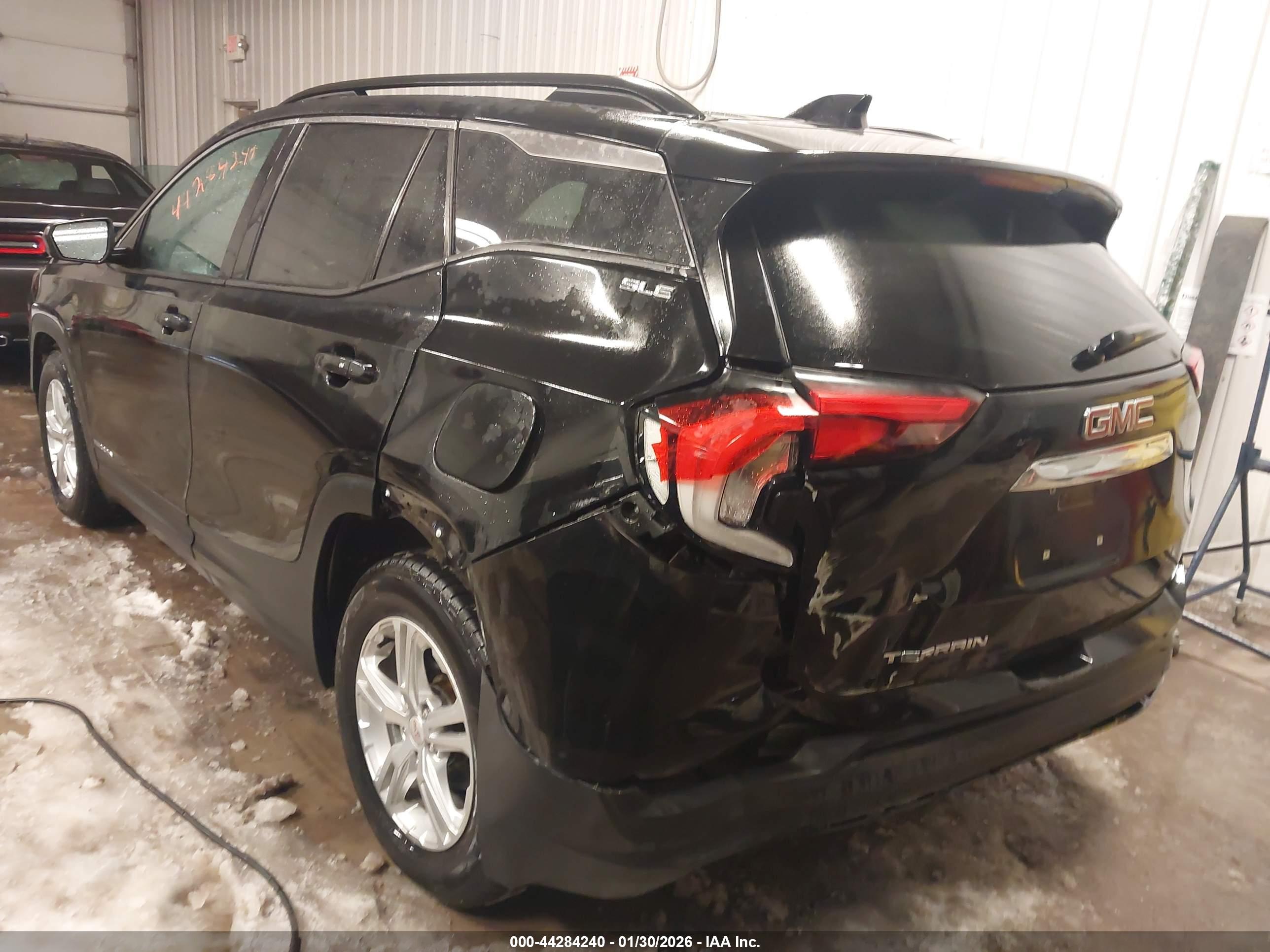 GMC TERRAIN image 3