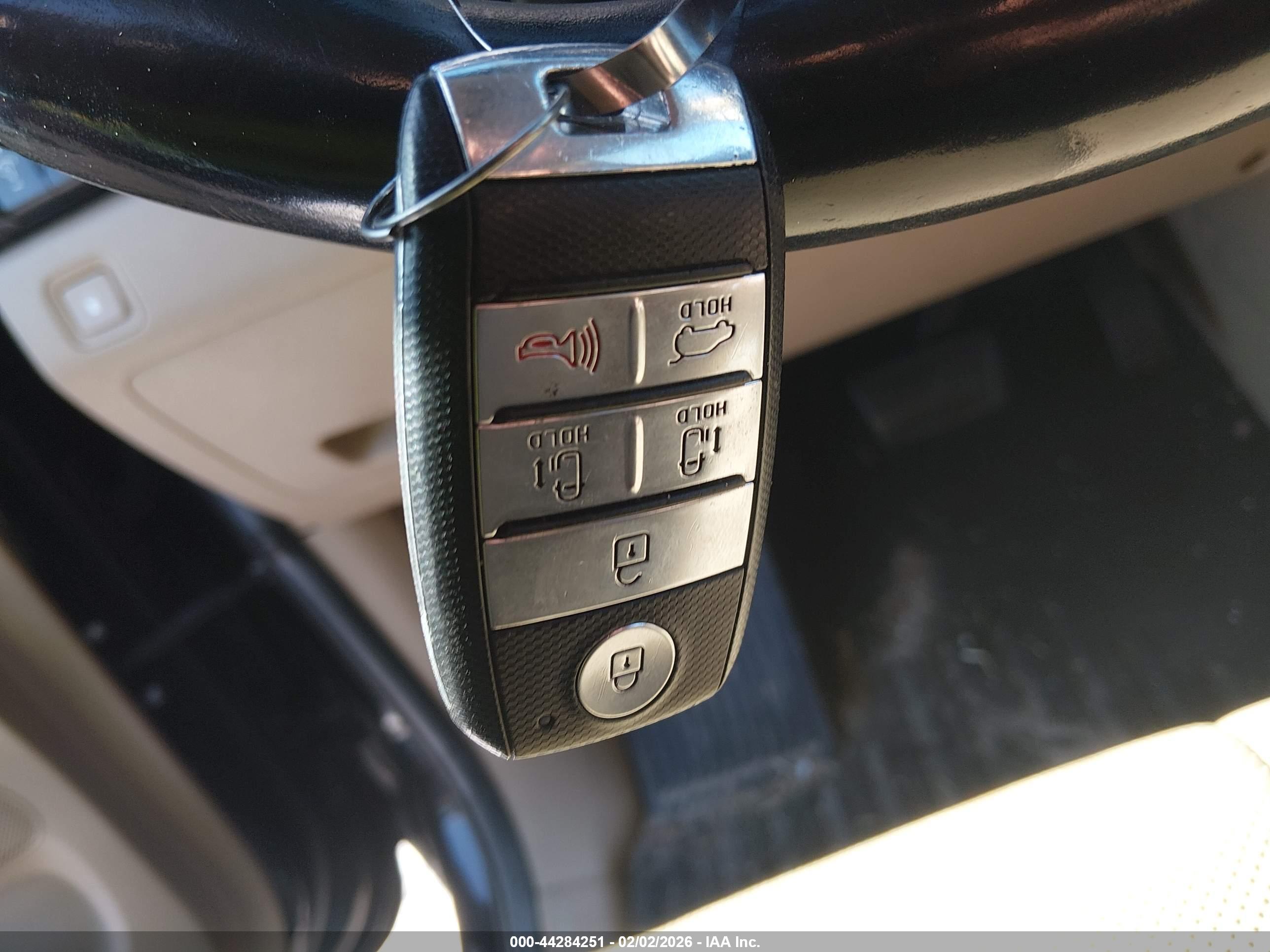 KIA SEDONA image 11