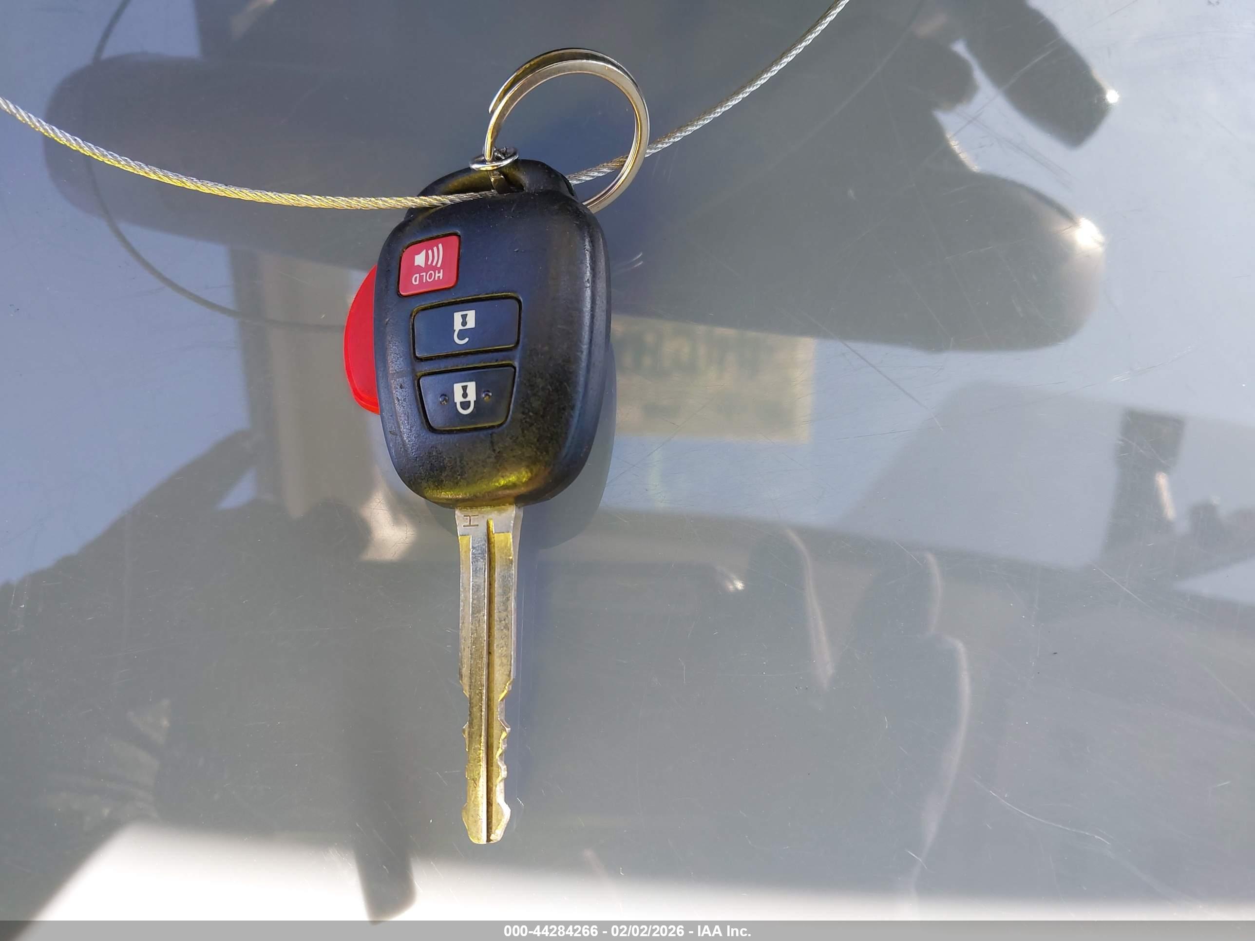 TOYOTA RAV4 image 11