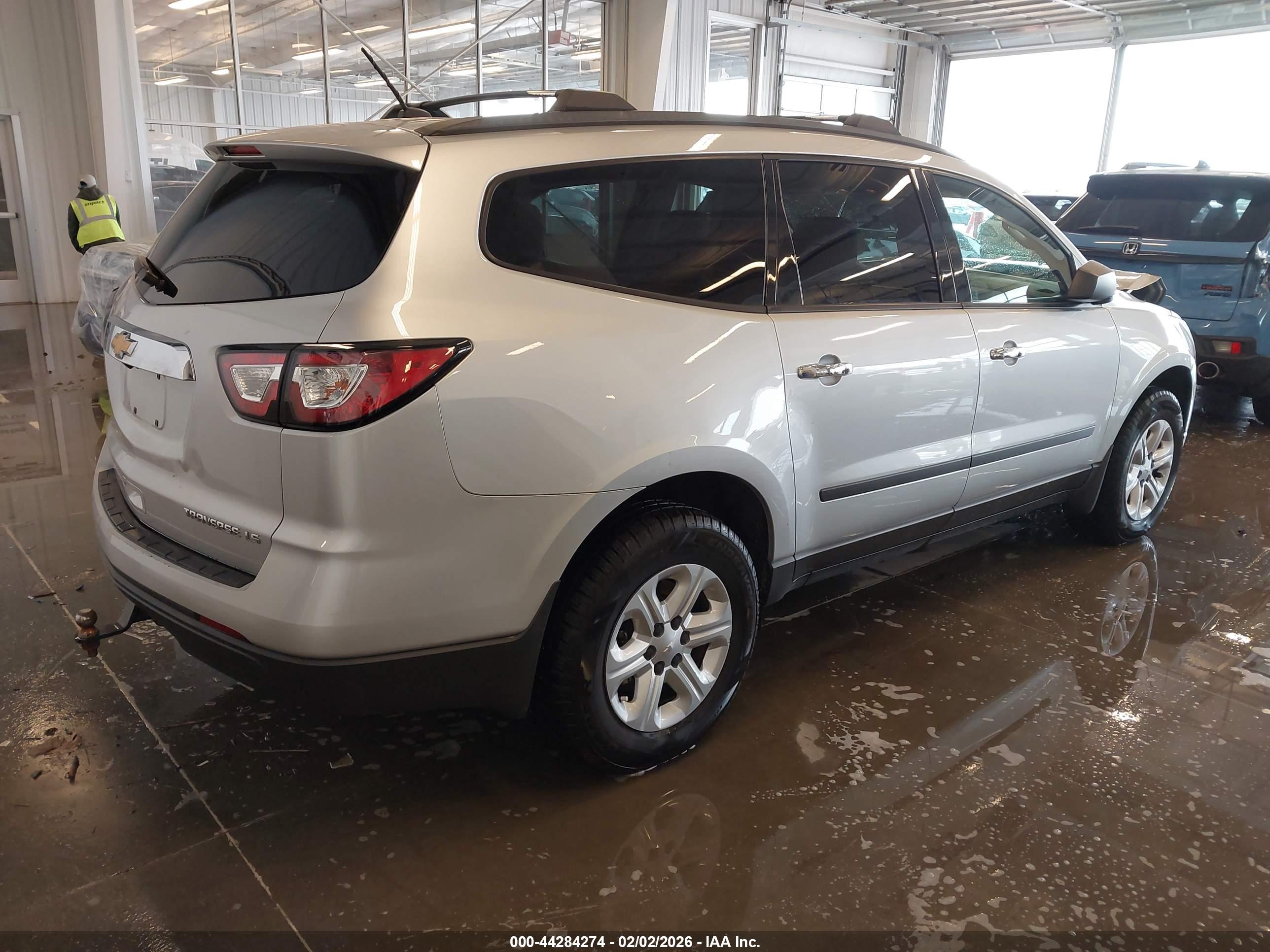 CHEVROLET TRAVERSE image 4
