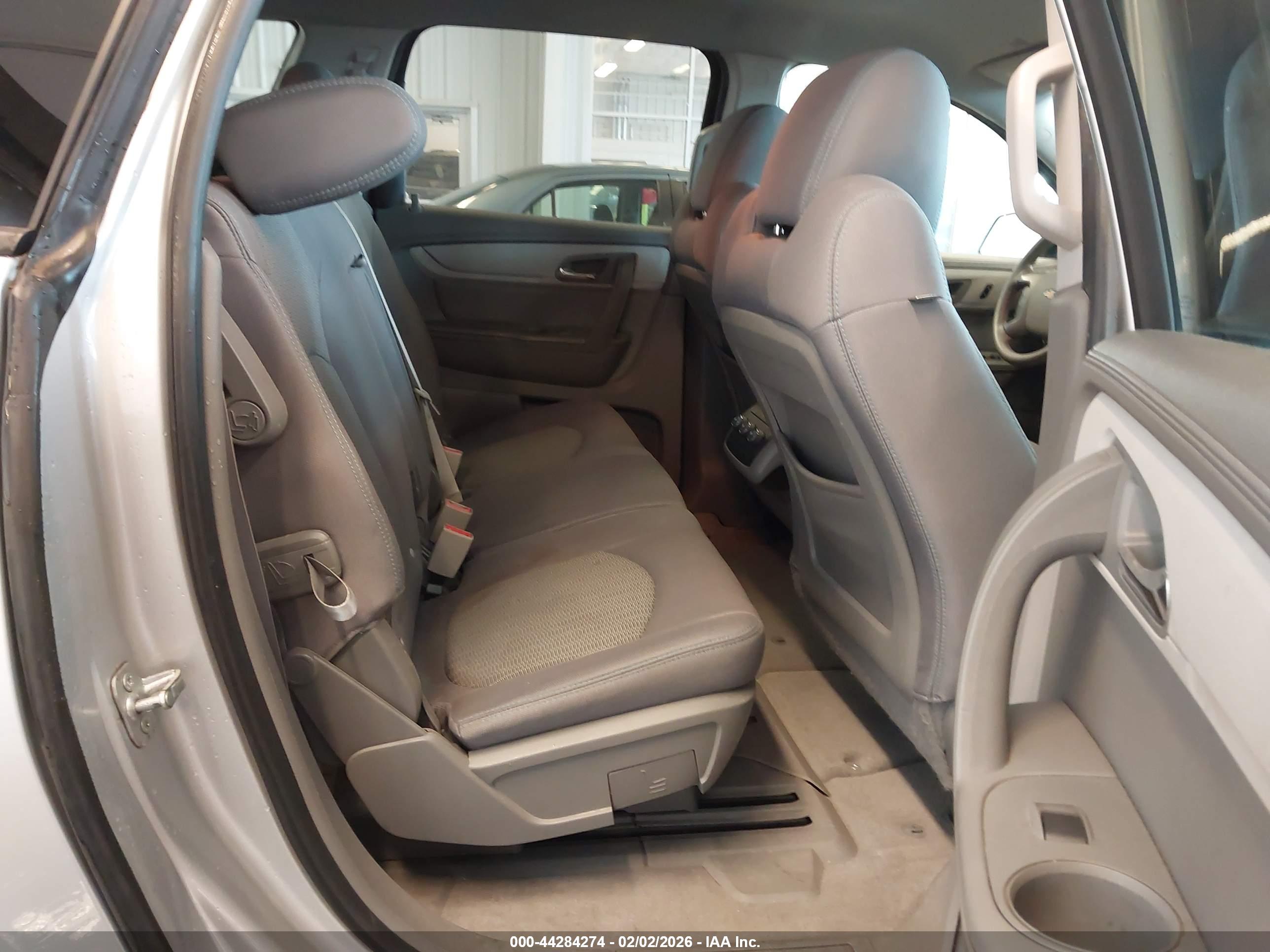 CHEVROLET TRAVERSE image 8