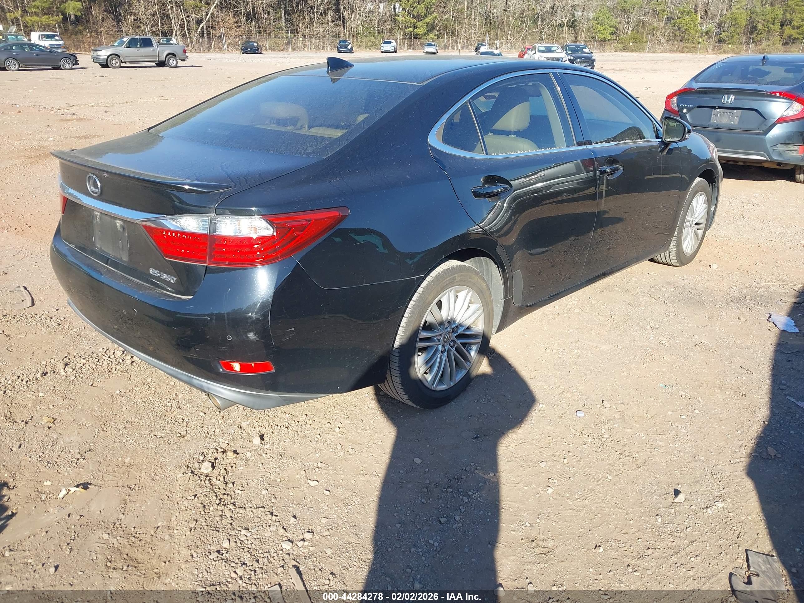 LEXUS ES image 4