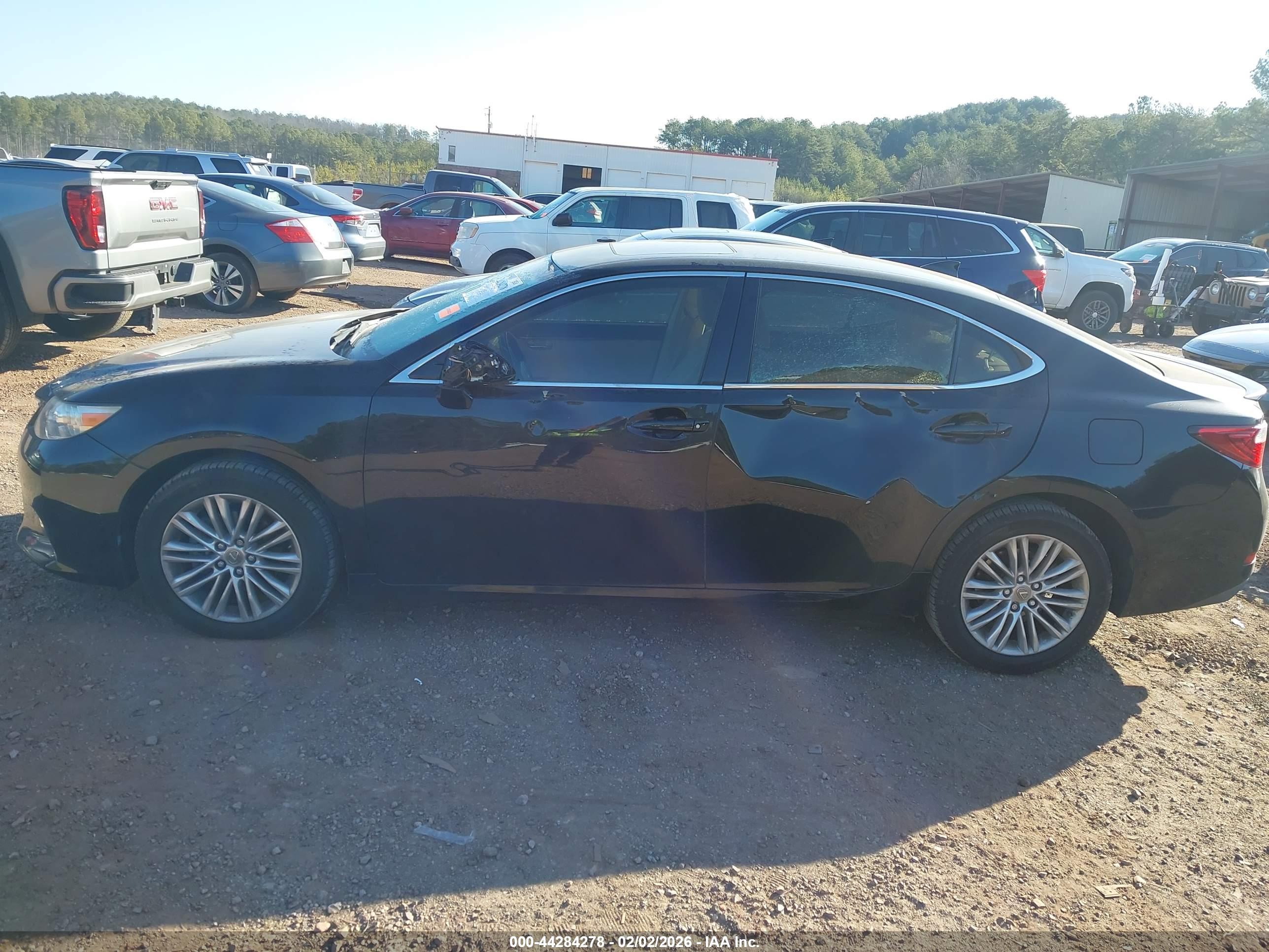 LEXUS ES image 6