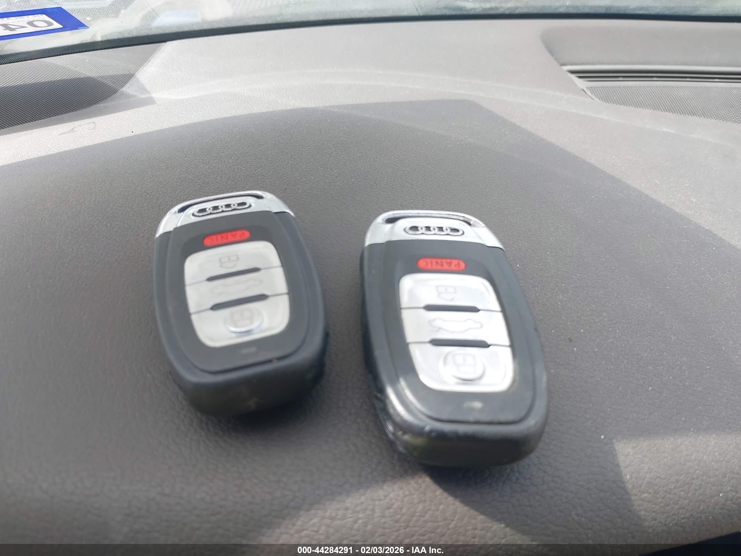 AUDI A4 image 11
