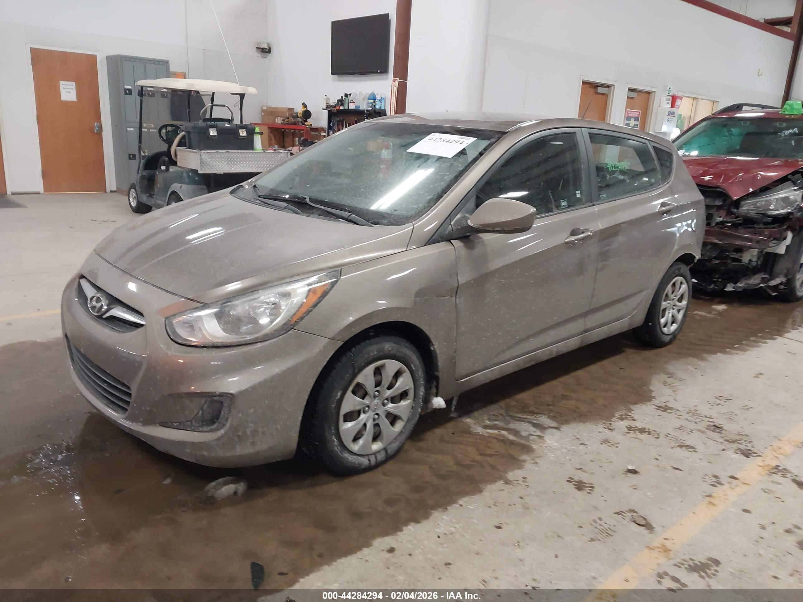 HYUNDAI ACCENT image 2