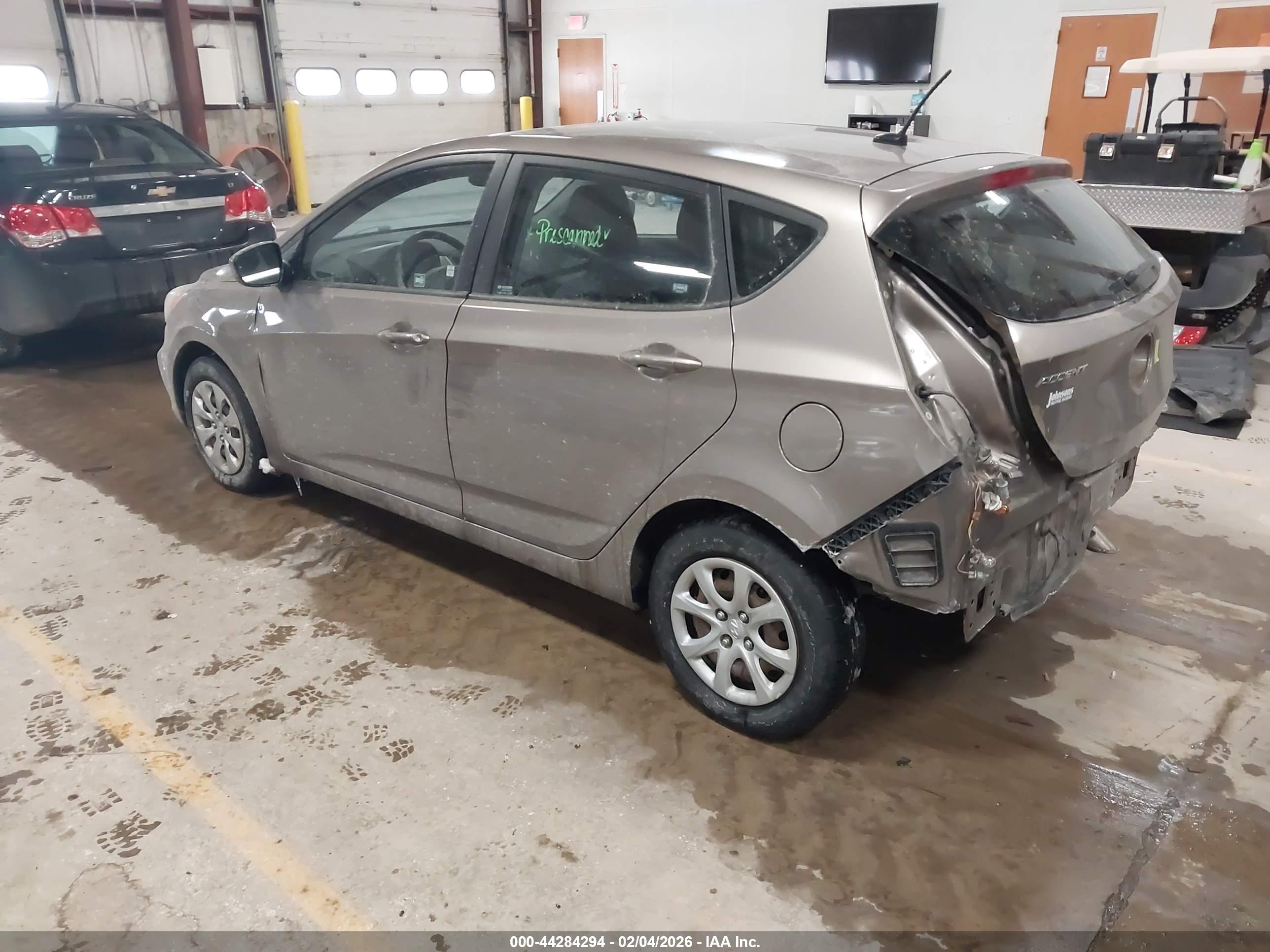 HYUNDAI ACCENT image 3