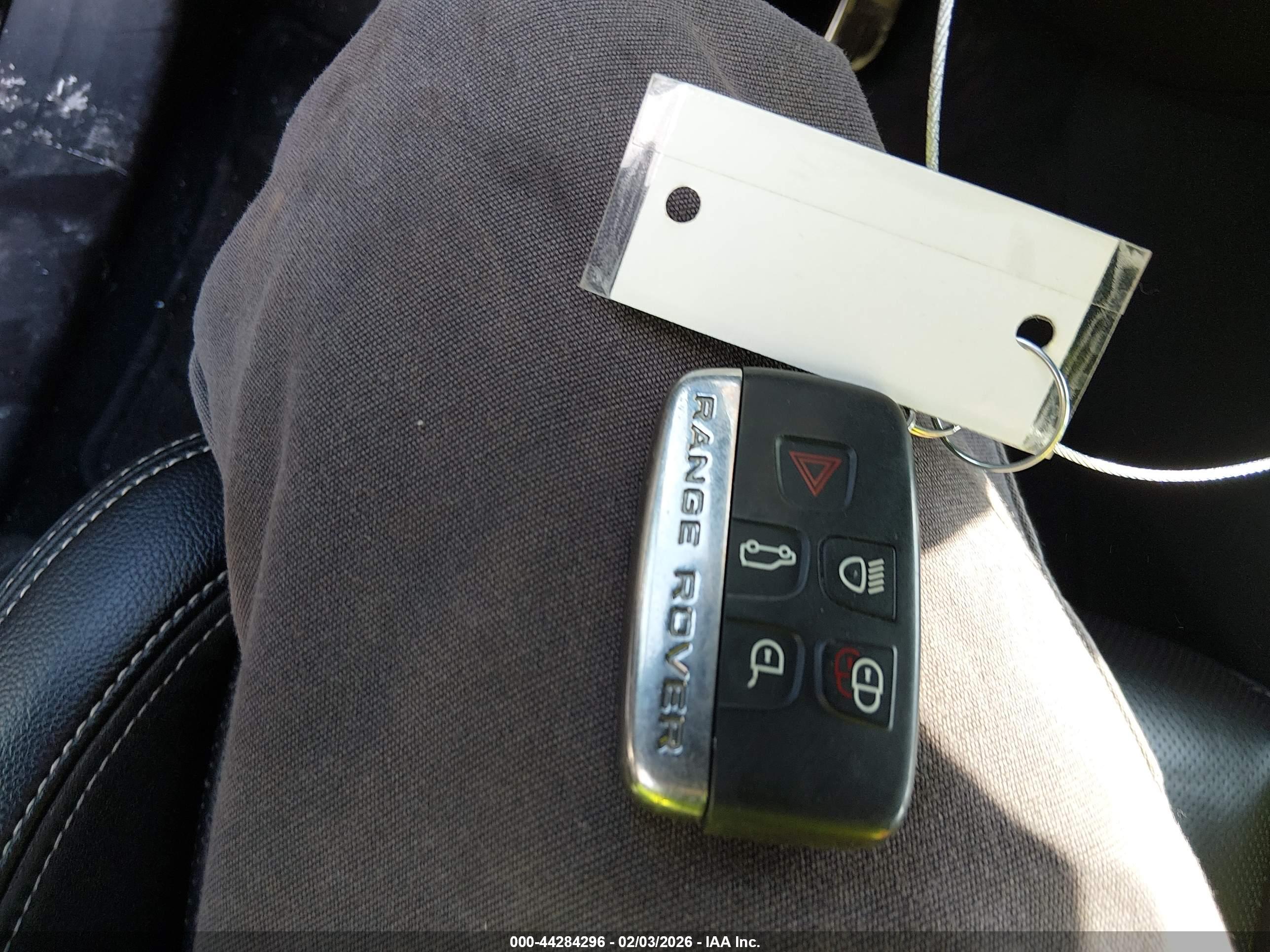 LAND ROVER image 11
