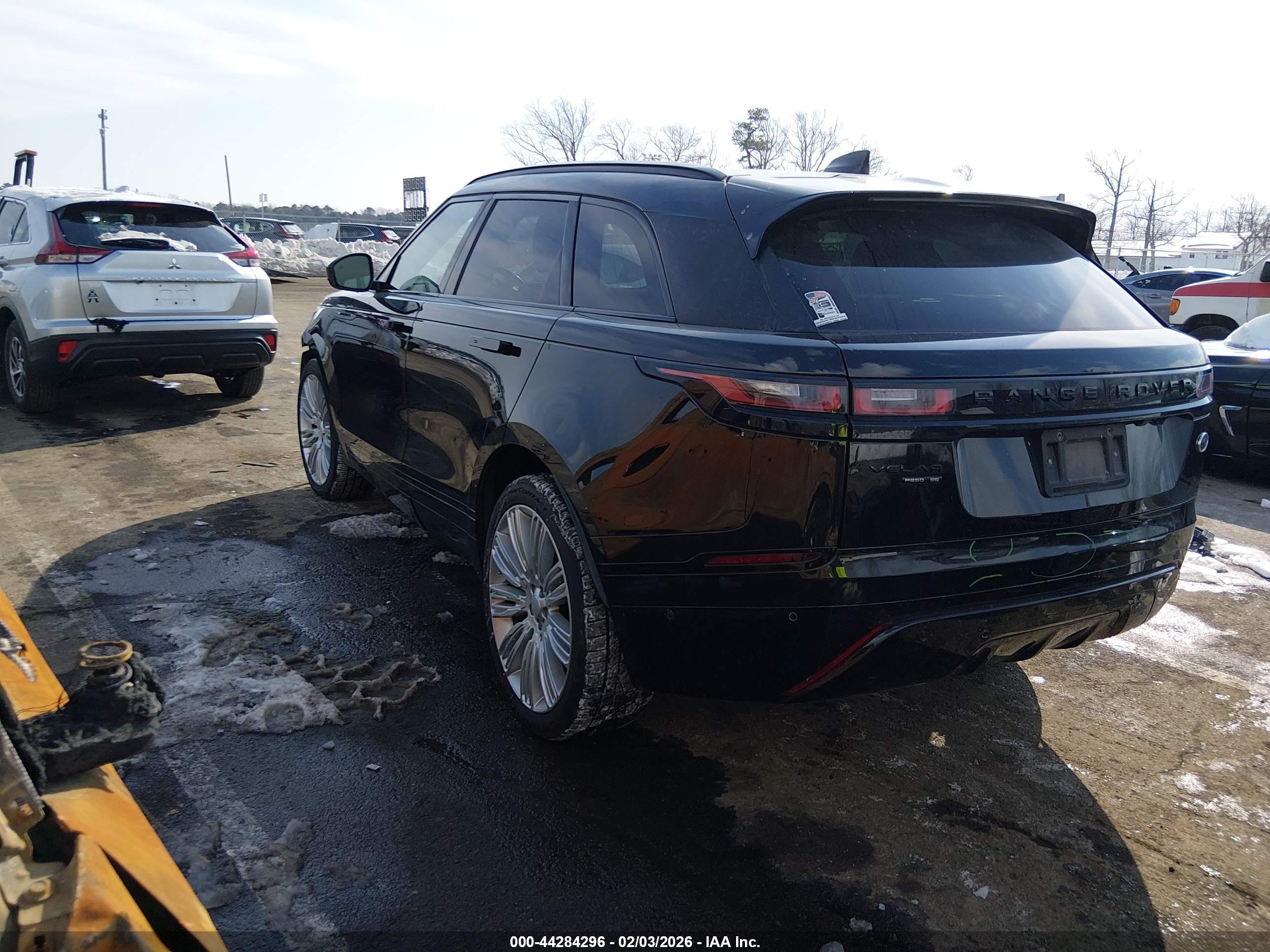 LAND ROVER image 3