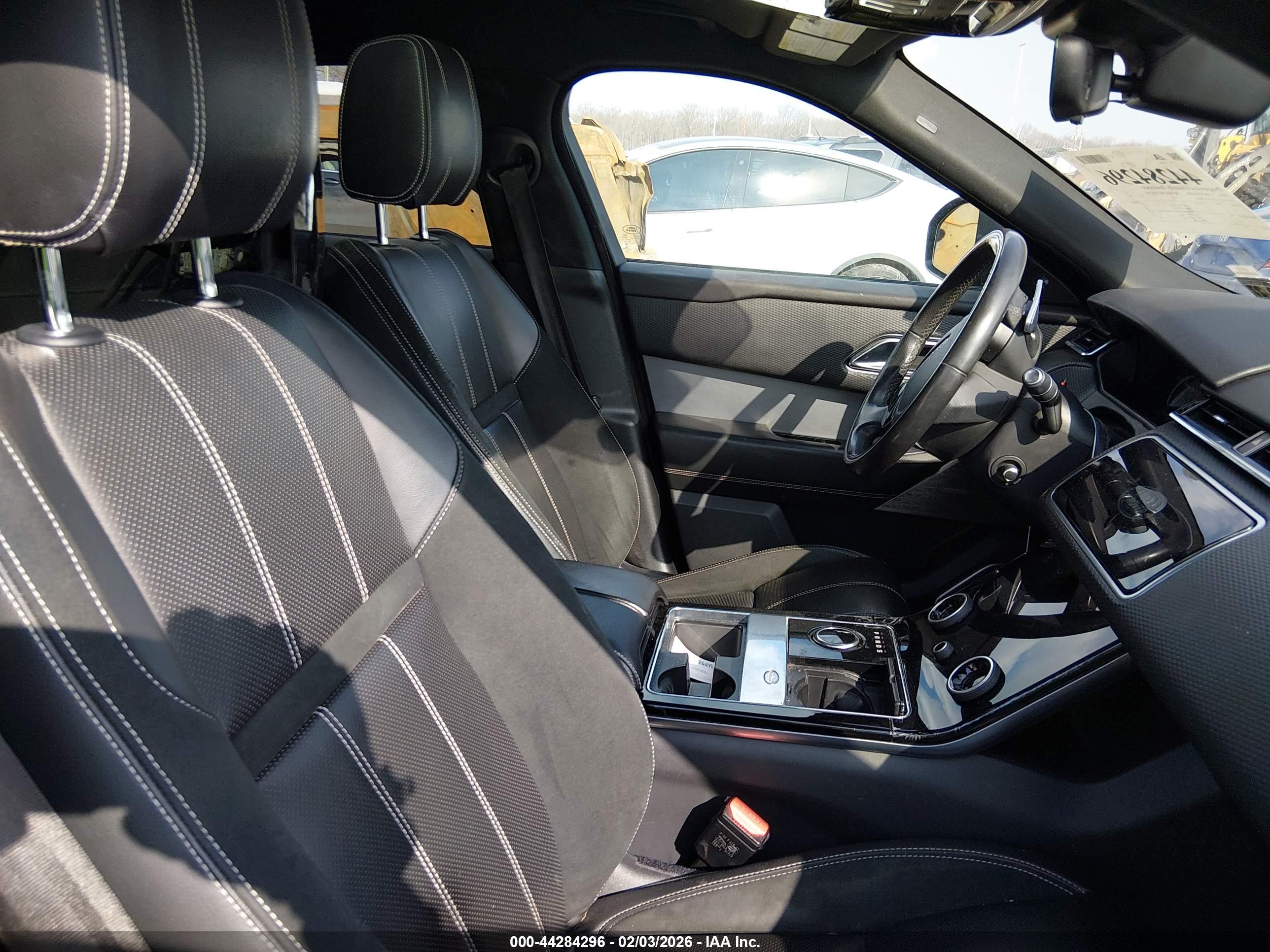 LAND ROVER image 5