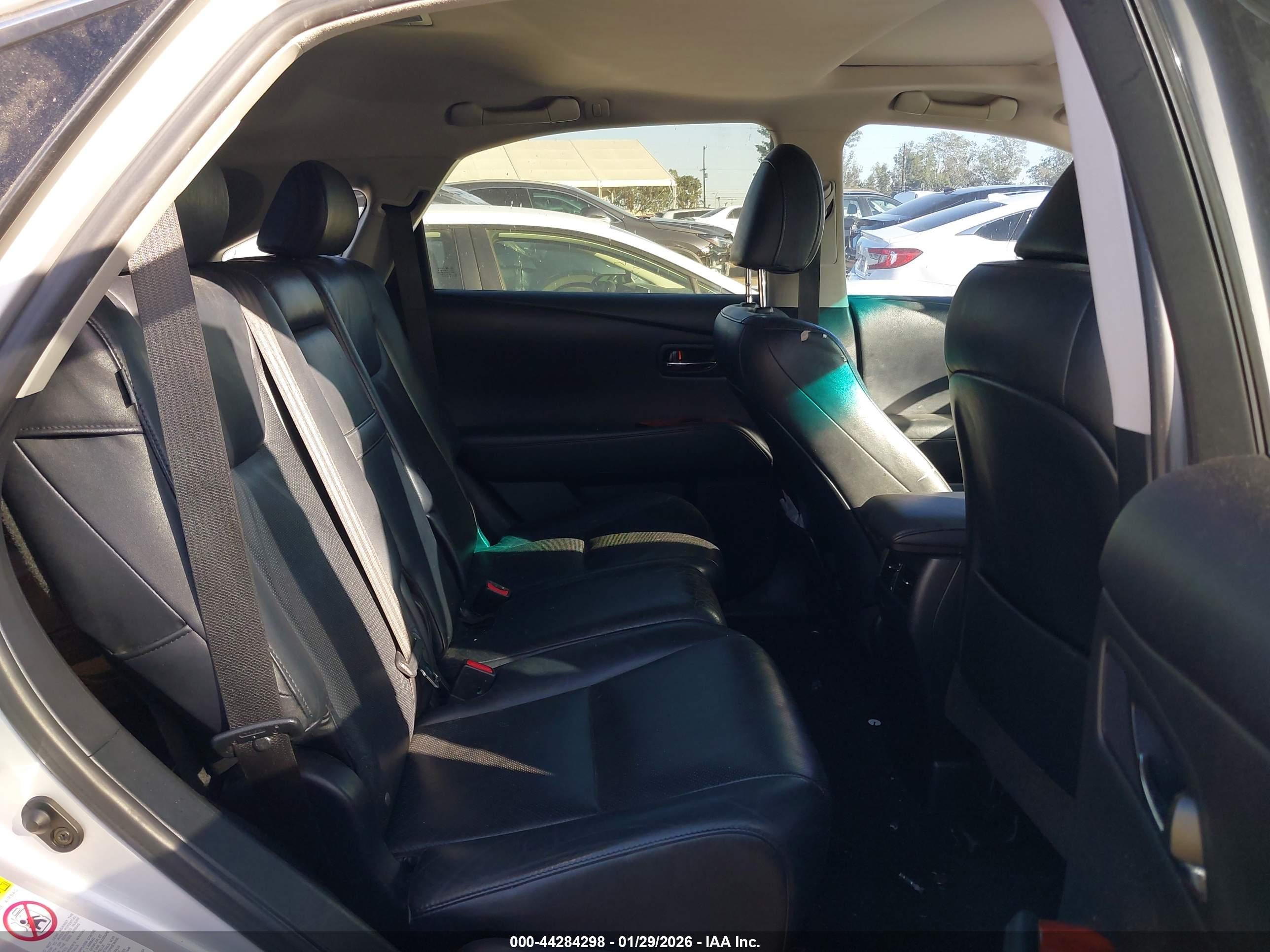 LEXUS RX image 8