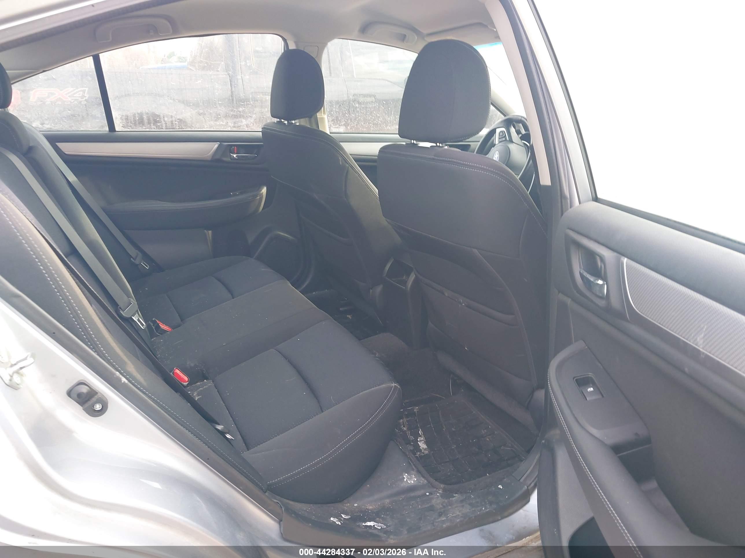 SUBARU LEGACY image 8