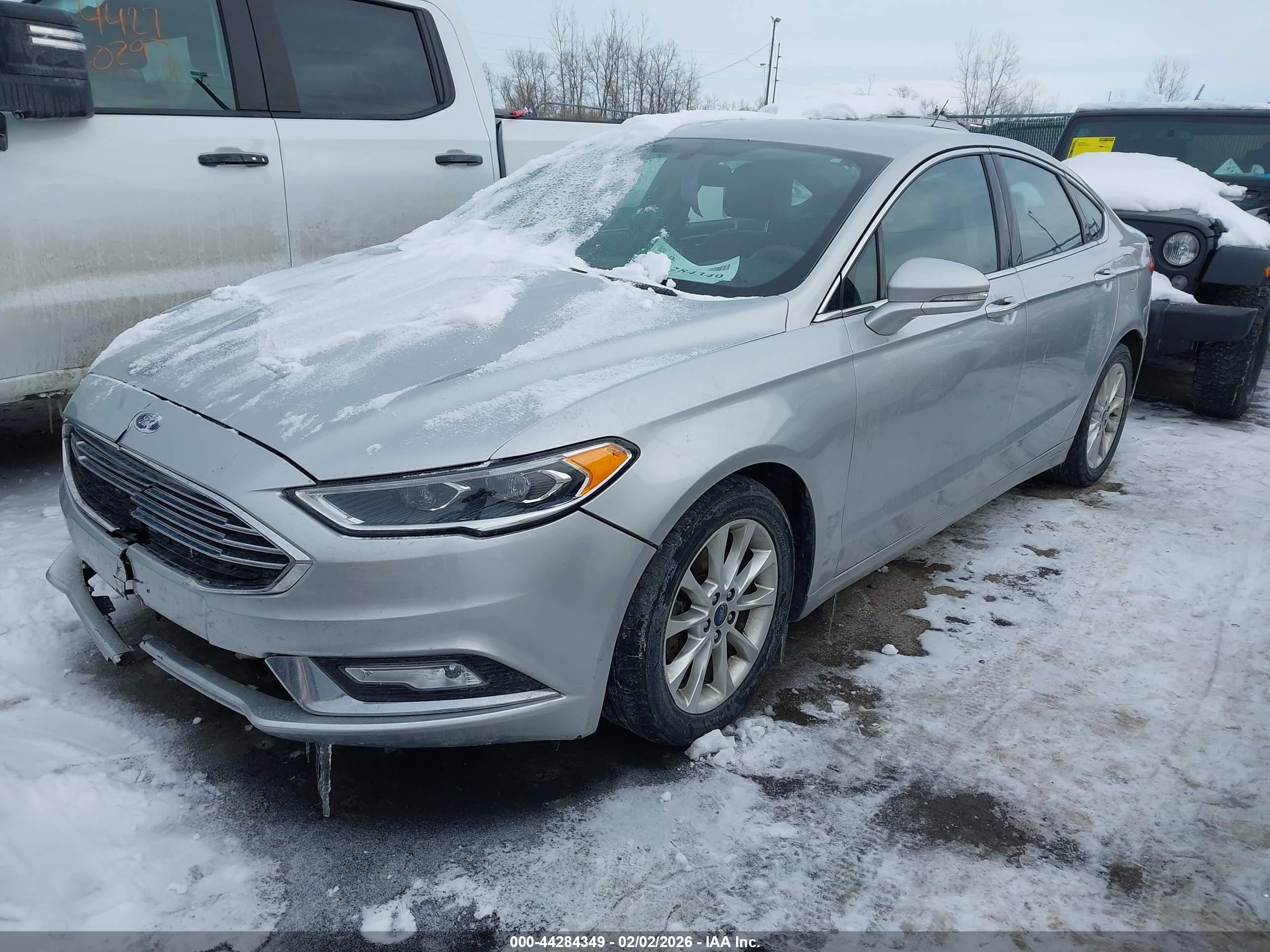 FORD FUSION image 2