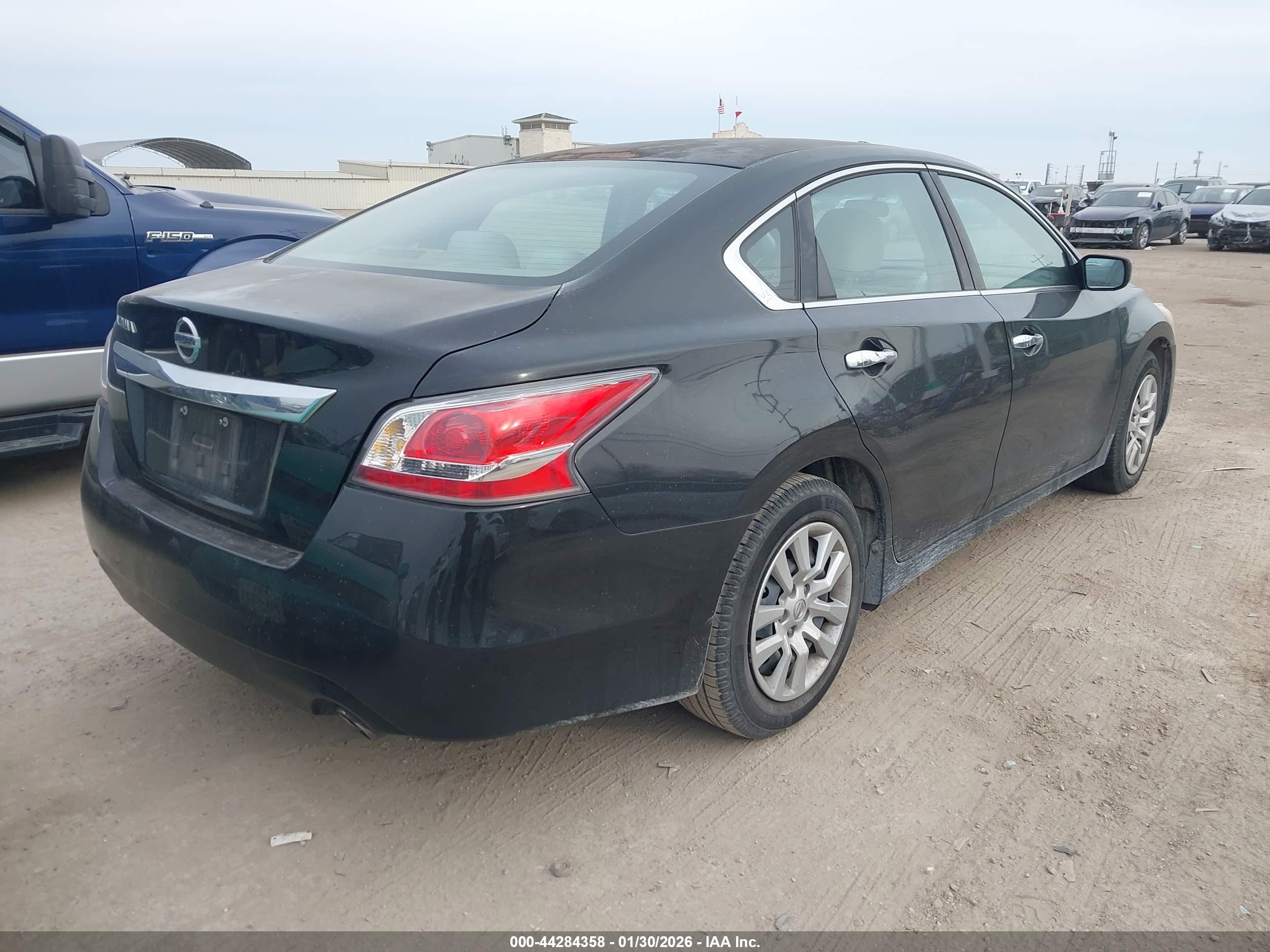 NISSAN ALTIMA image 4