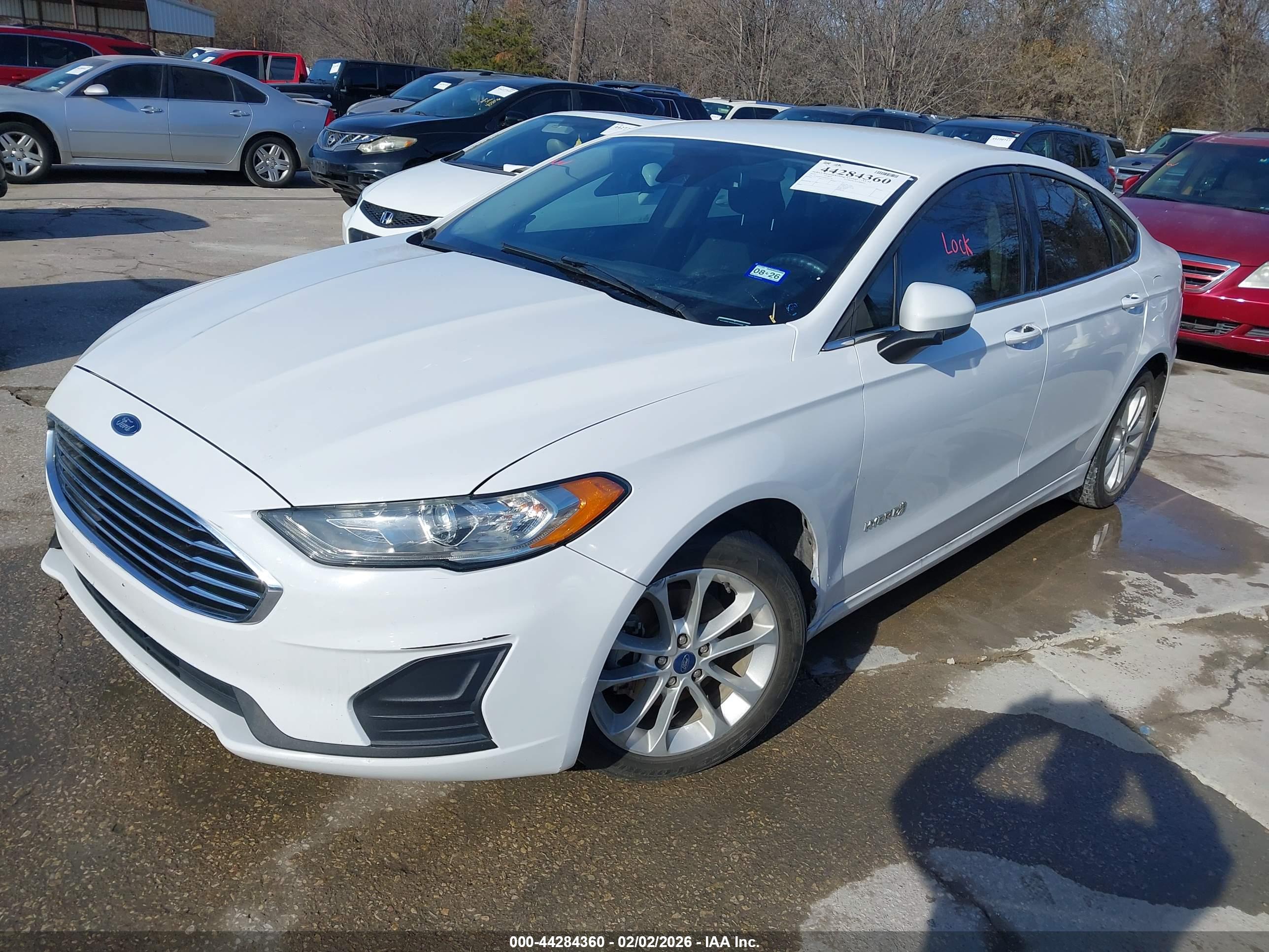 FORD FUSION image 2