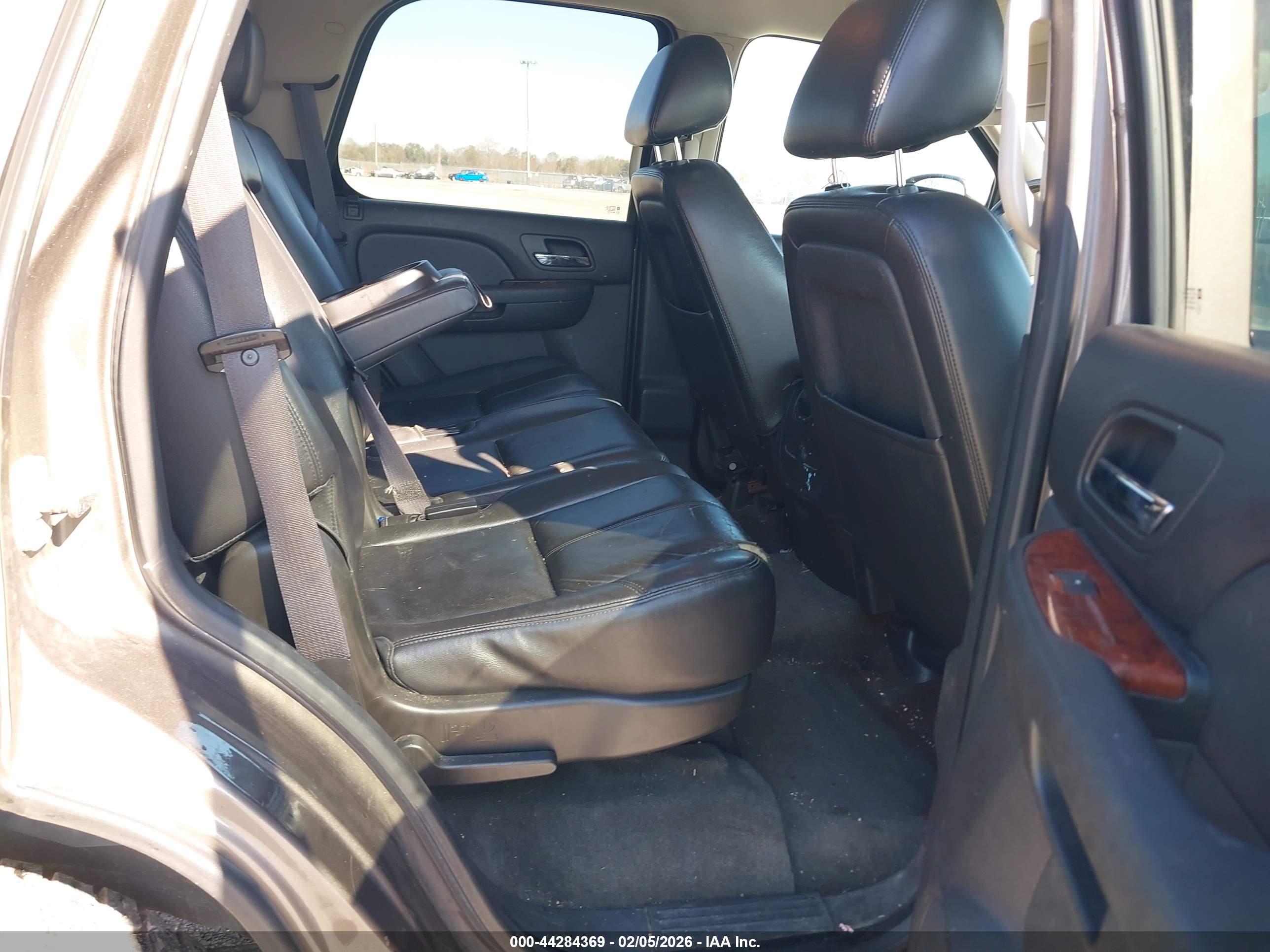 GMC YUKON image 8