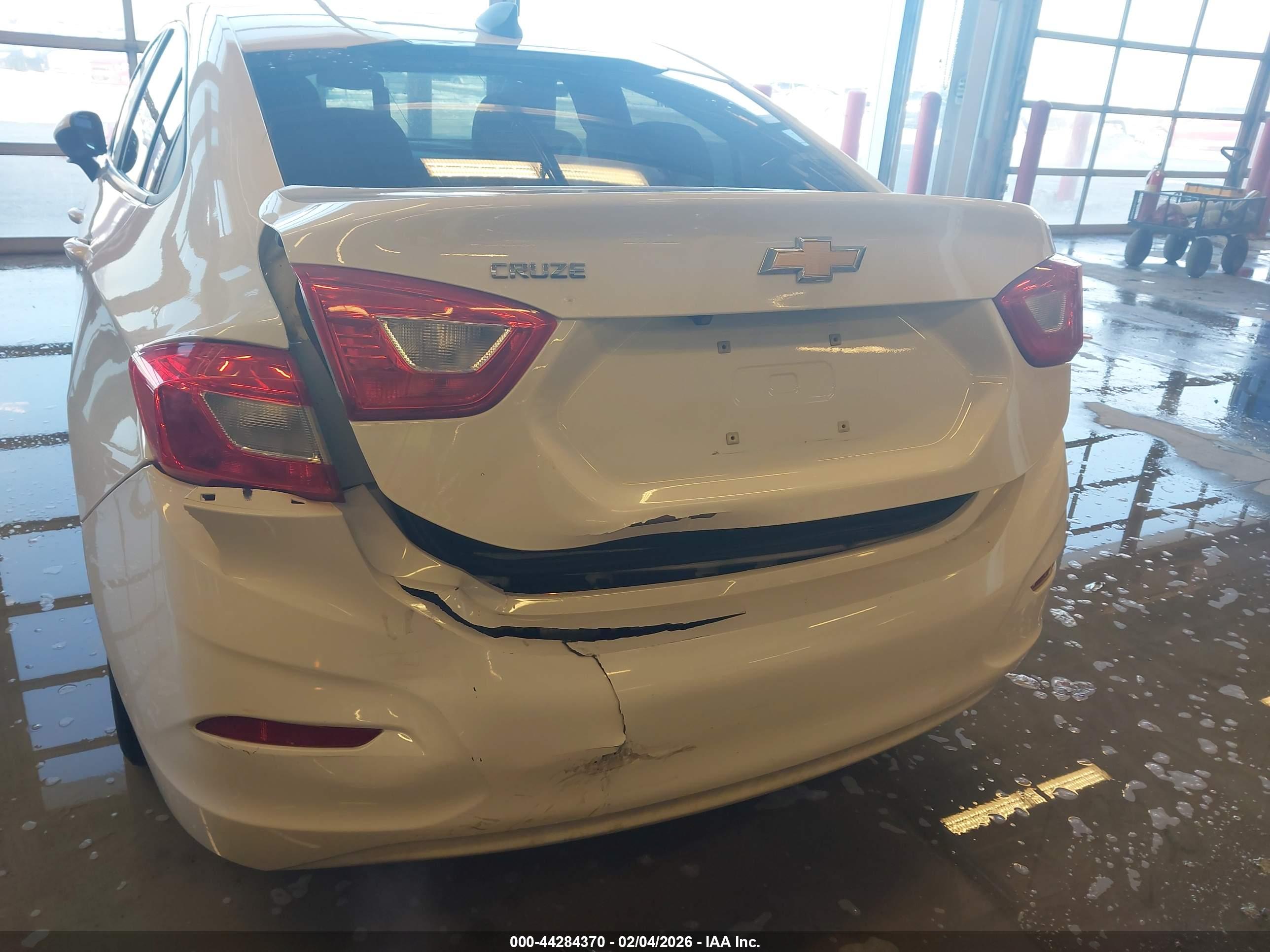 CHEVROLET CRUZE image 6