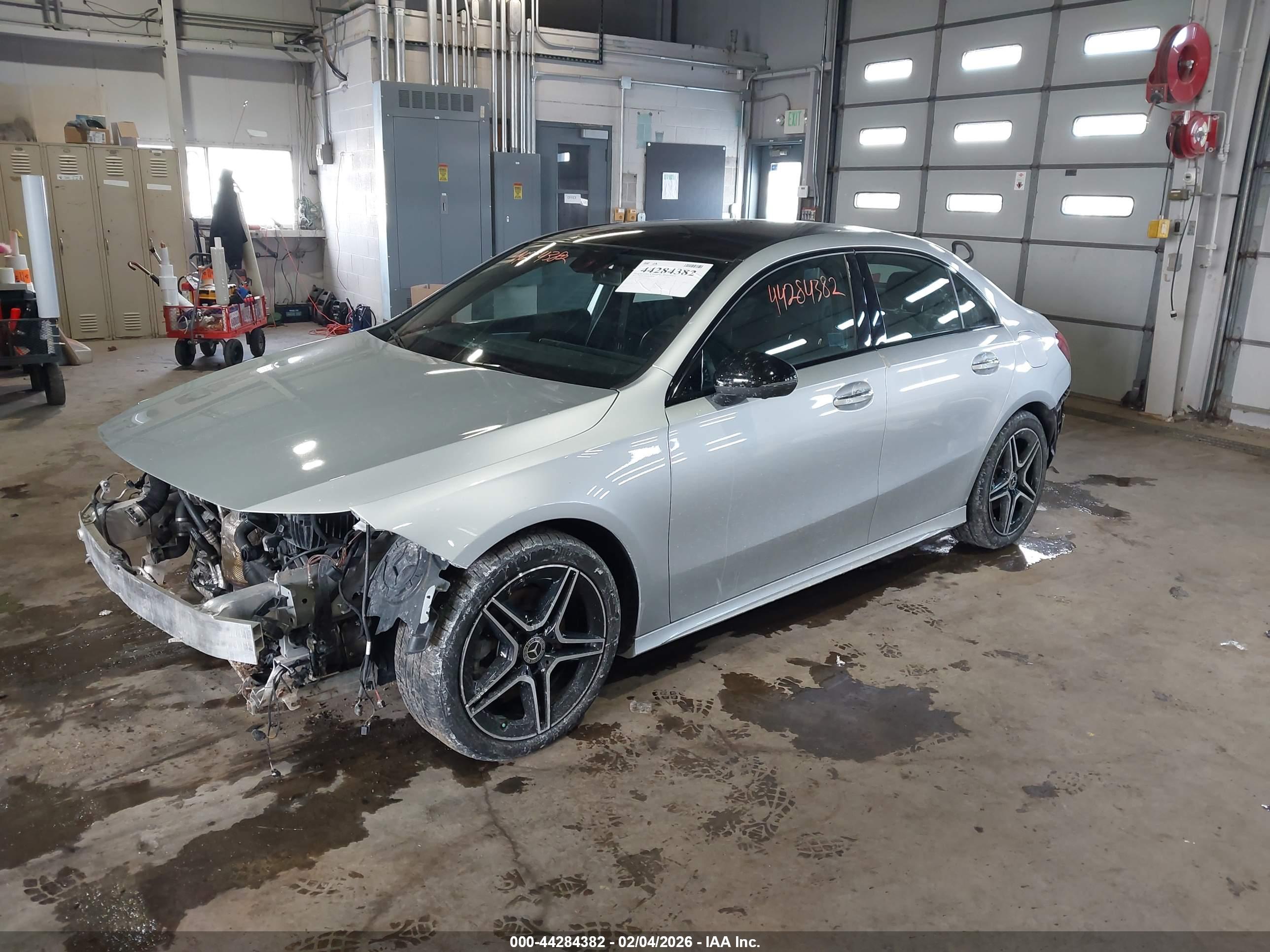 MERCEDES-BENZ A image 2