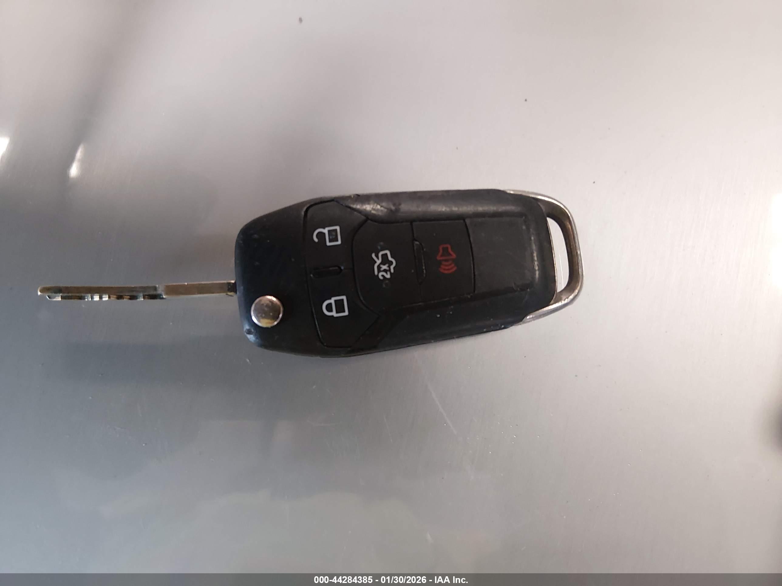 FORD FUSION image 11
