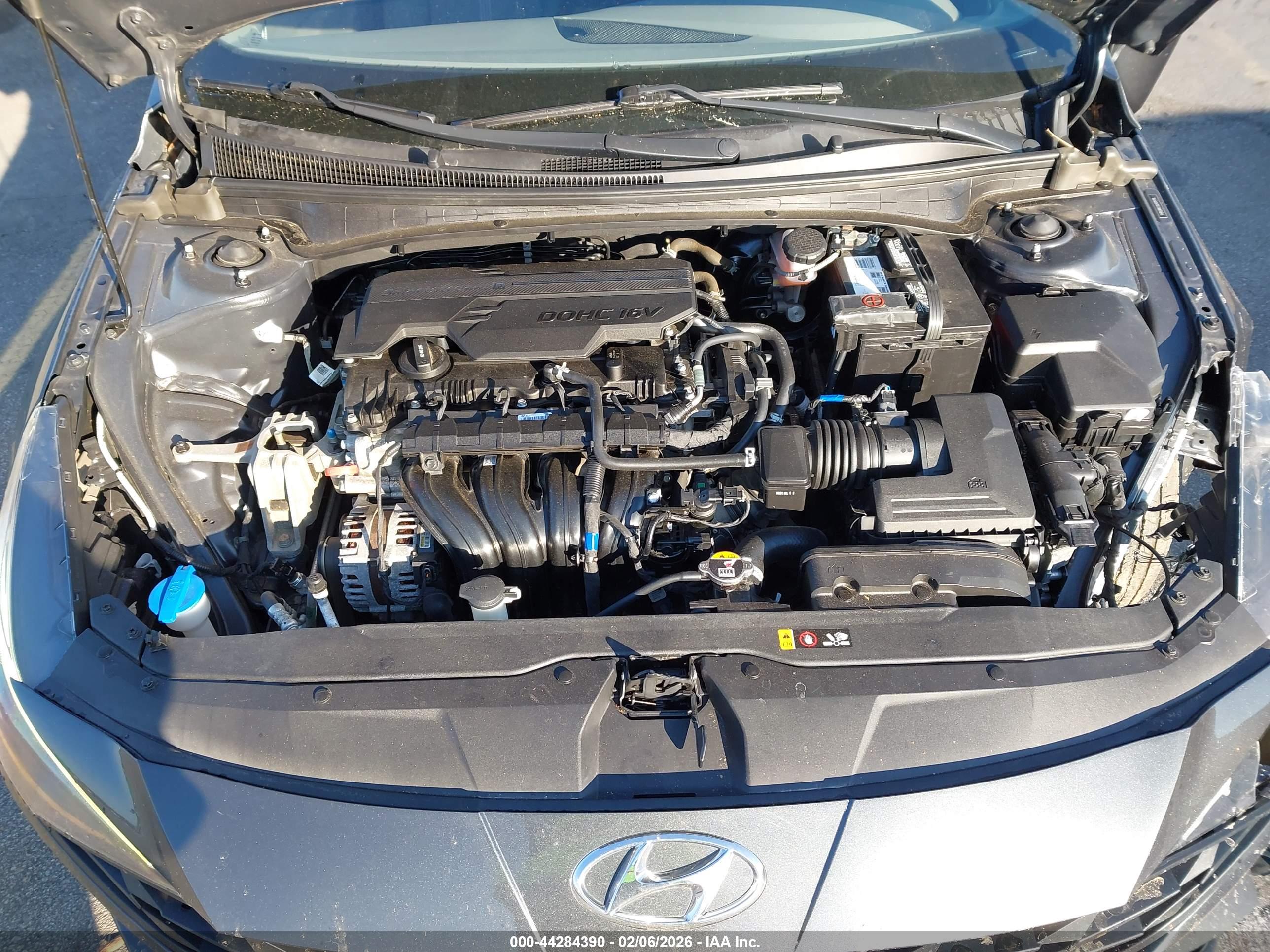 HYUNDAI ELANTRA image 10
