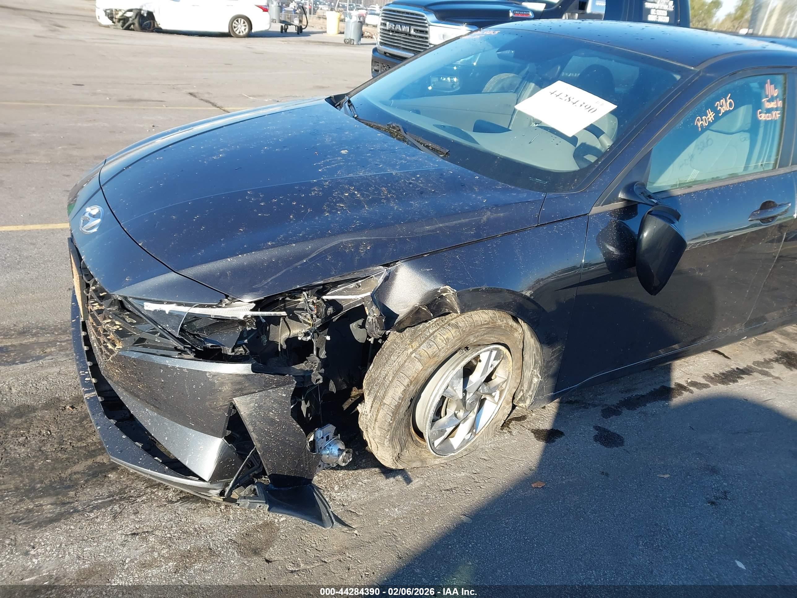 HYUNDAI ELANTRA image 6