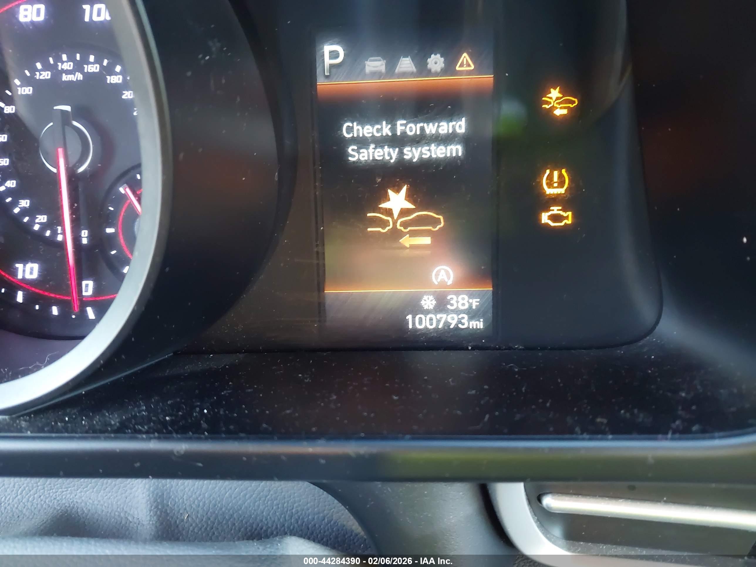HYUNDAI ELANTRA image 7