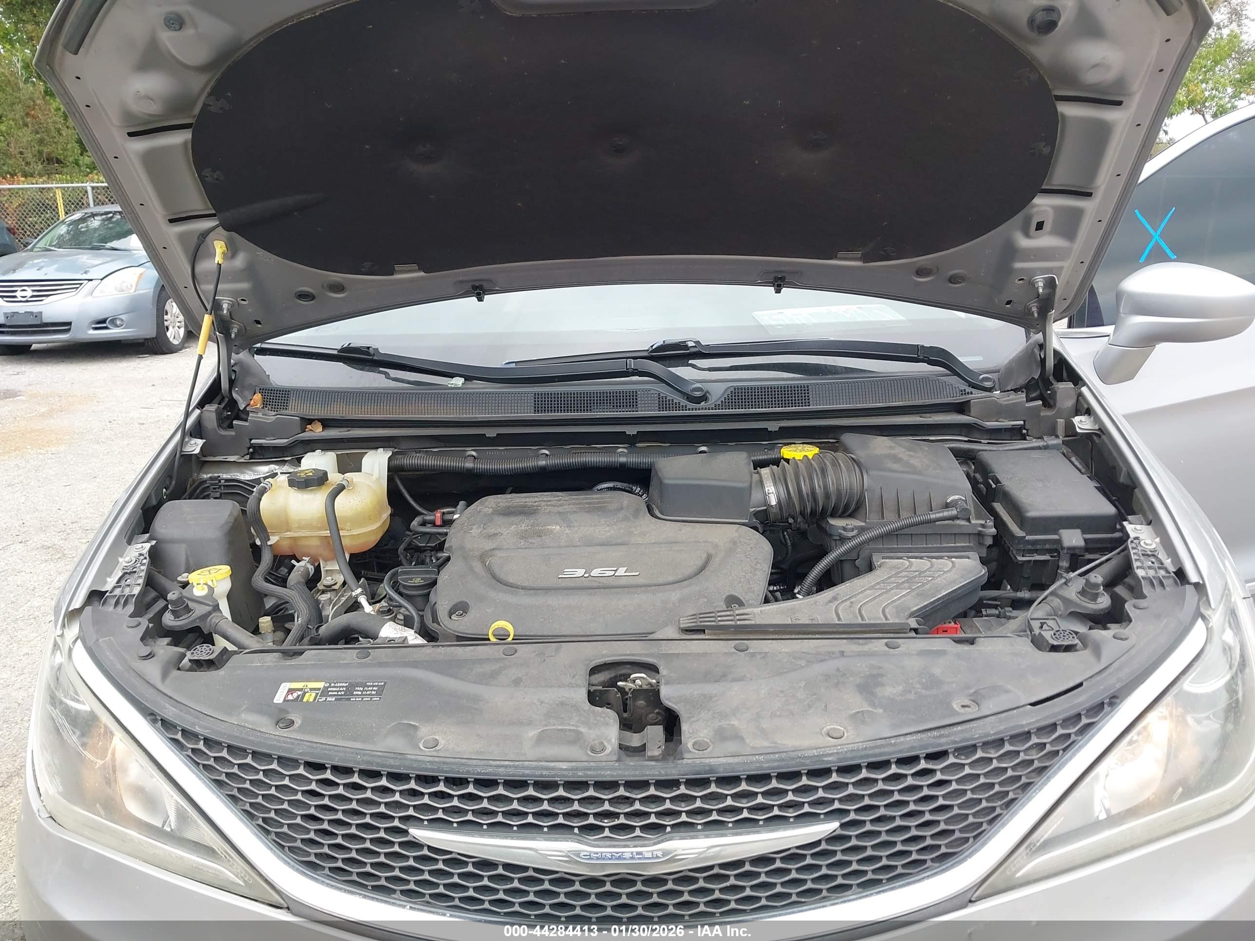 CHRYSLER PACIFICA image 10
