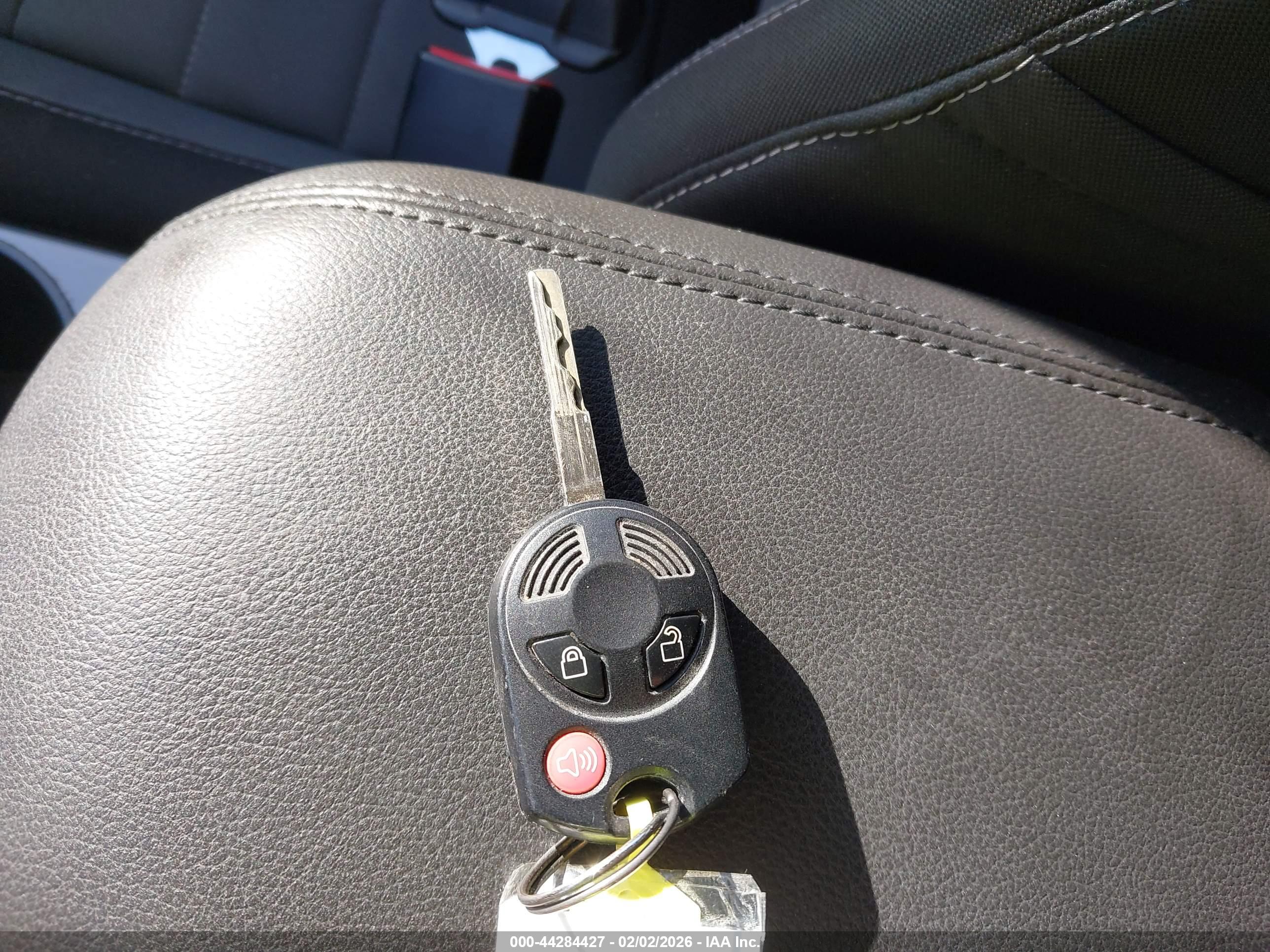 FORD ESCAPE image 11