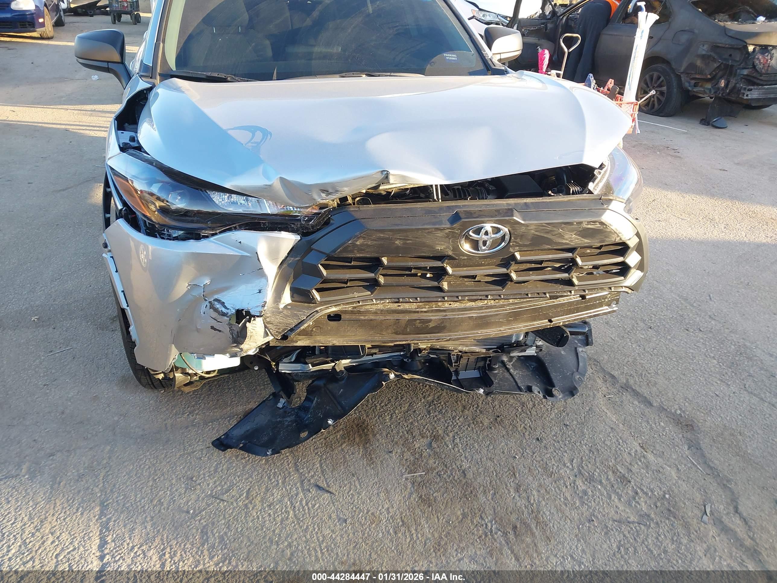TOYOTA COROLLA image 6
