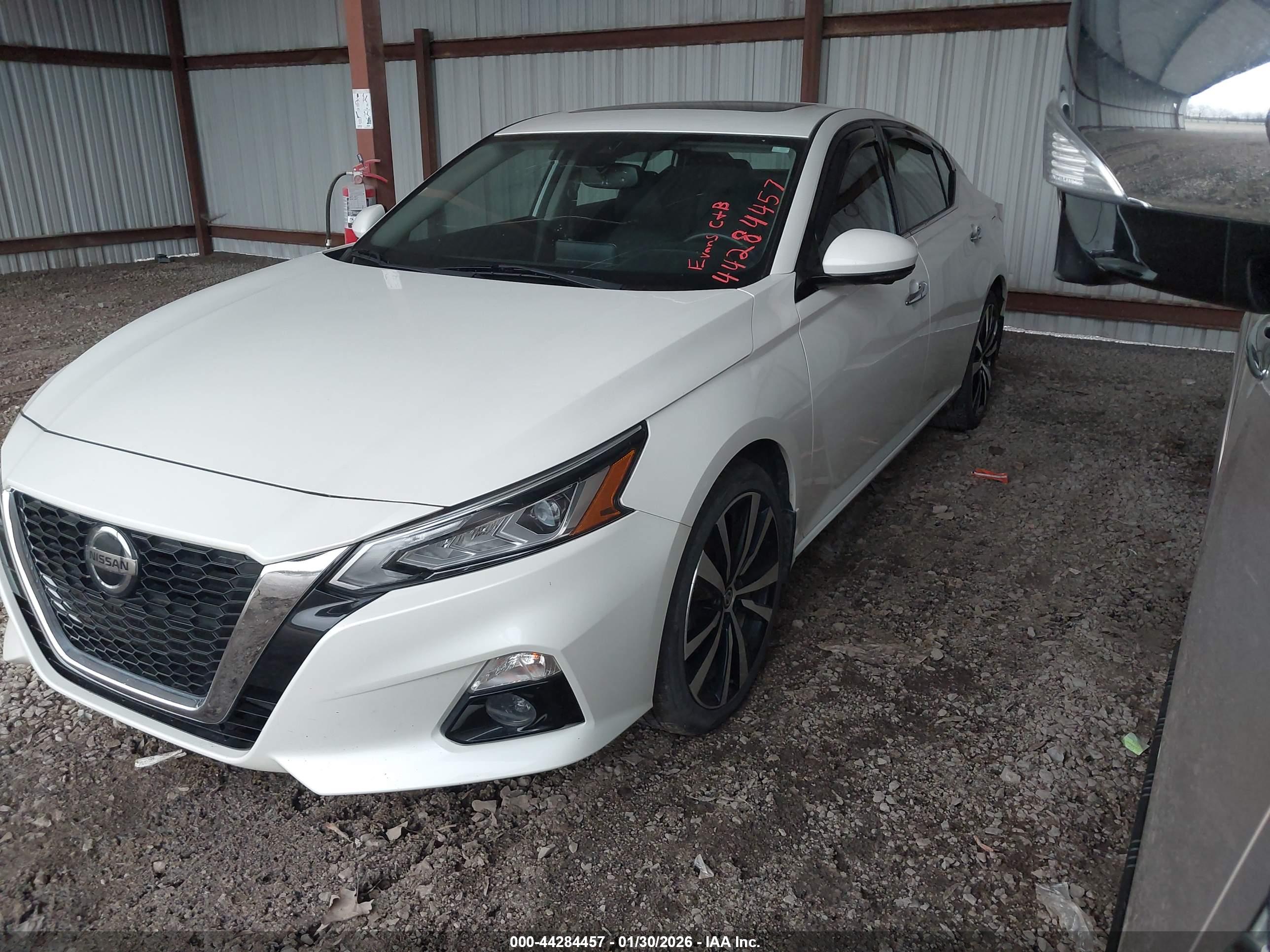 NISSAN ALTIMA image 2