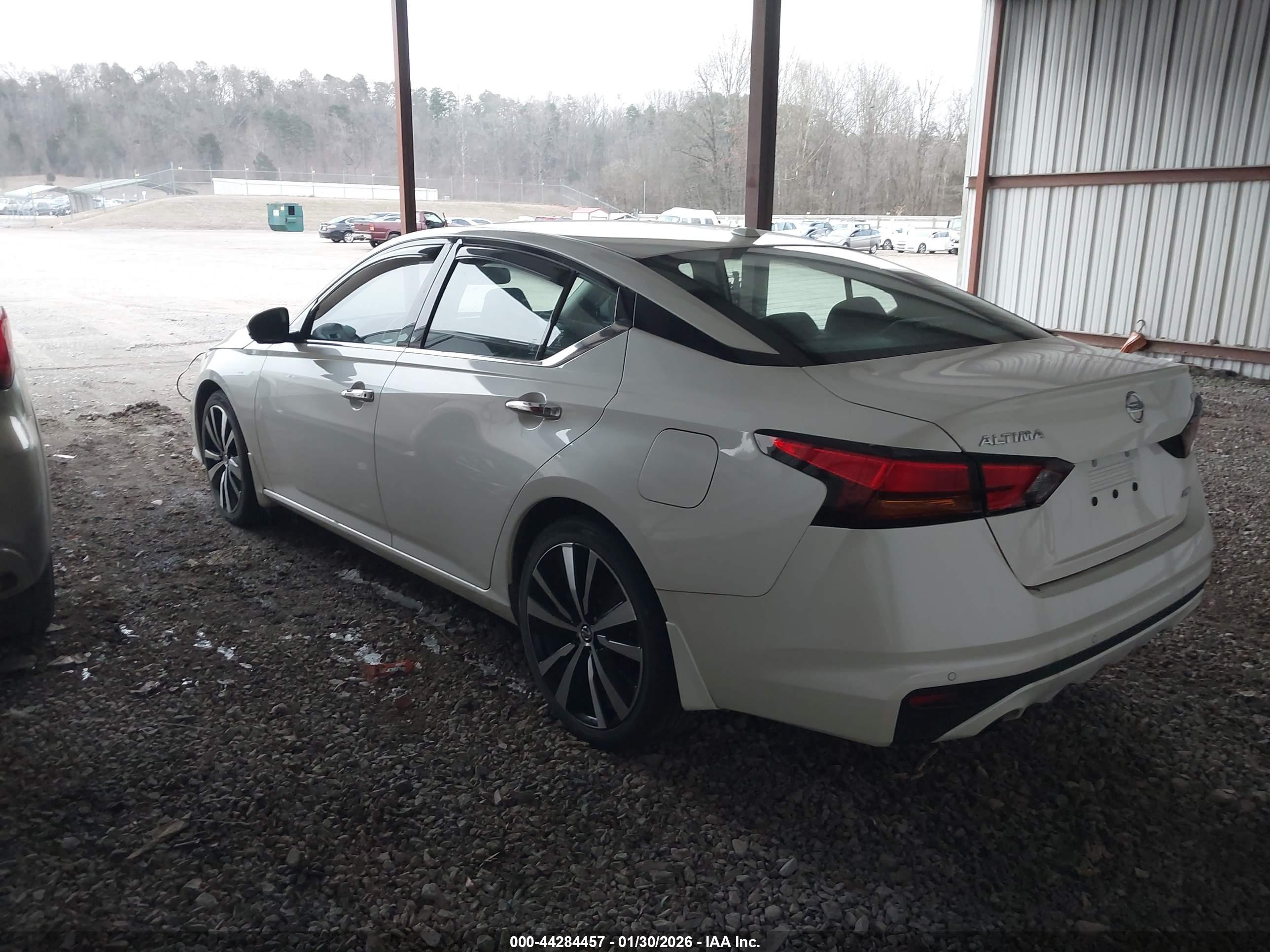 NISSAN ALTIMA image 3