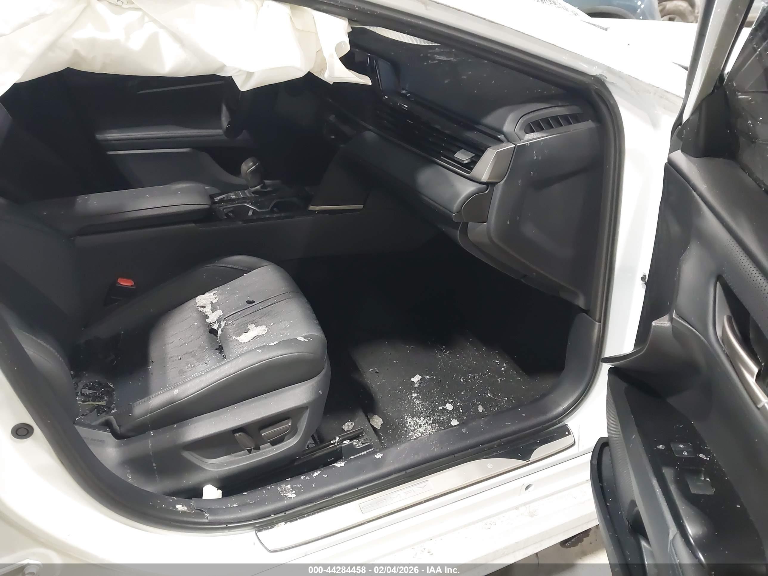 TOYOTA CAMRY image 5