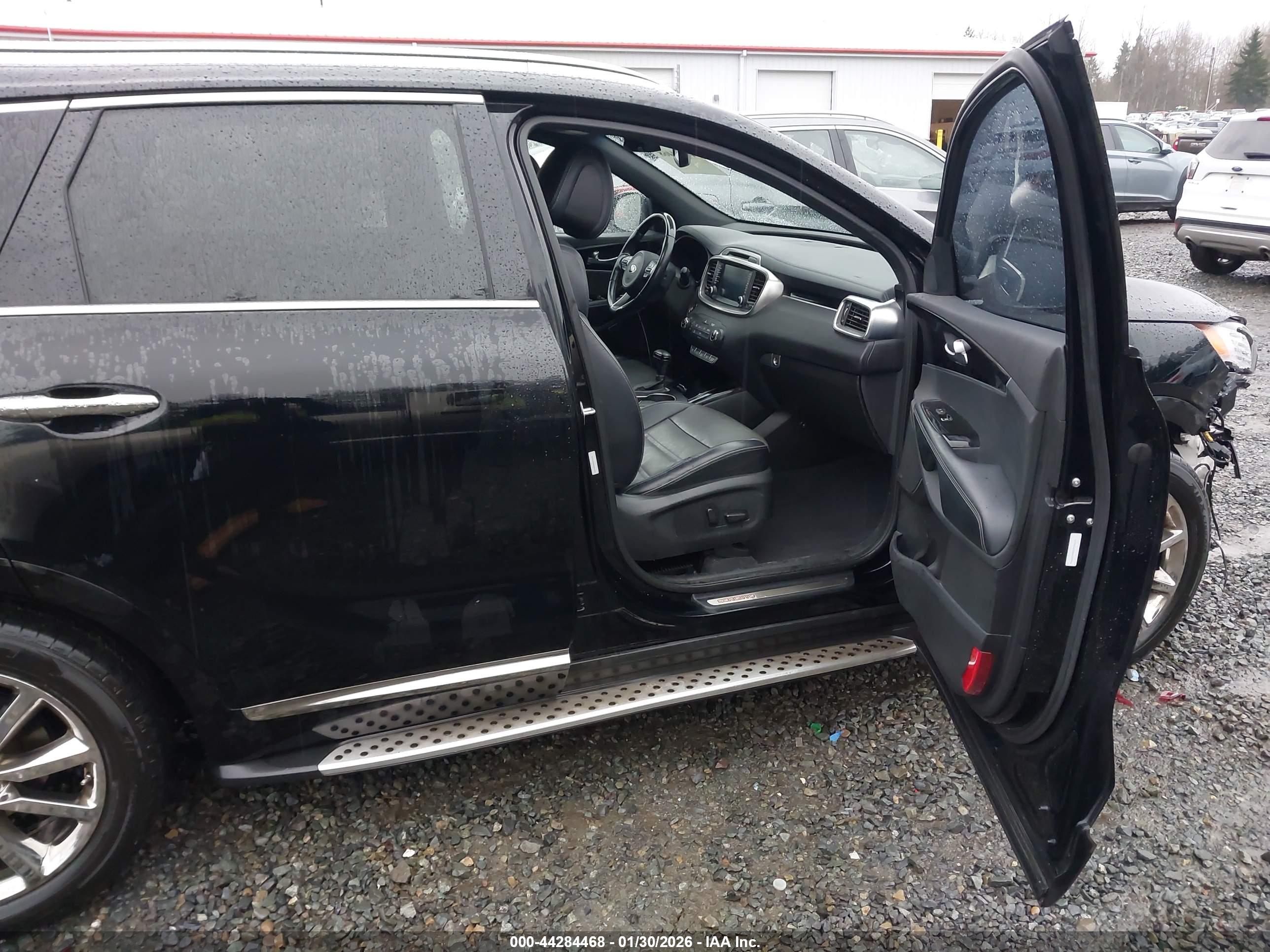 KIA SORENTO image 5