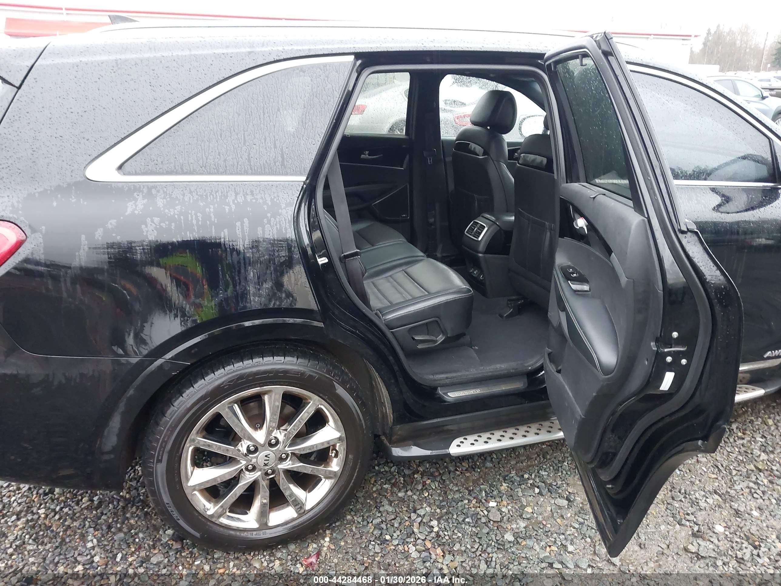 KIA SORENTO image 8