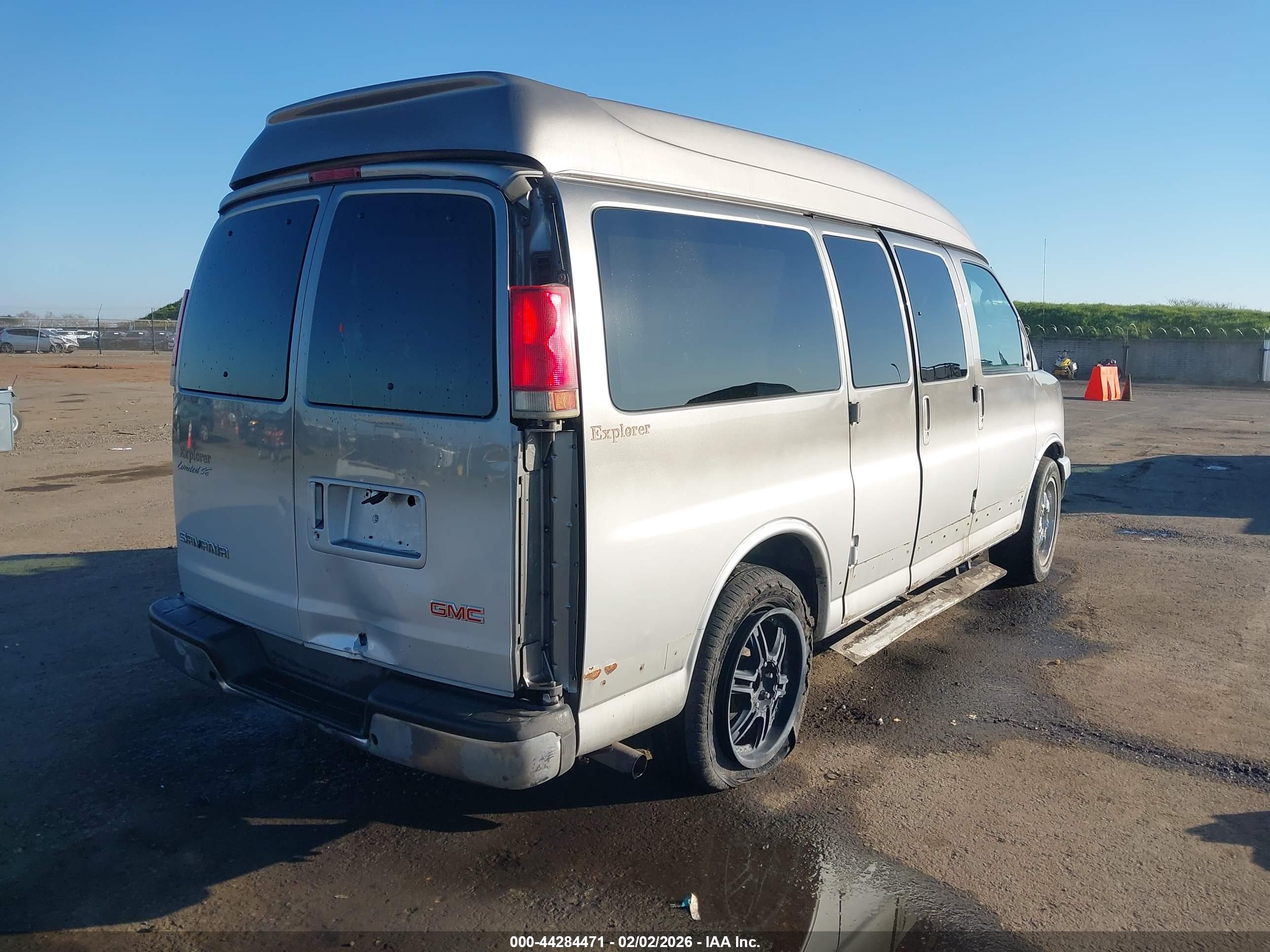 GMC SAVANA image 4