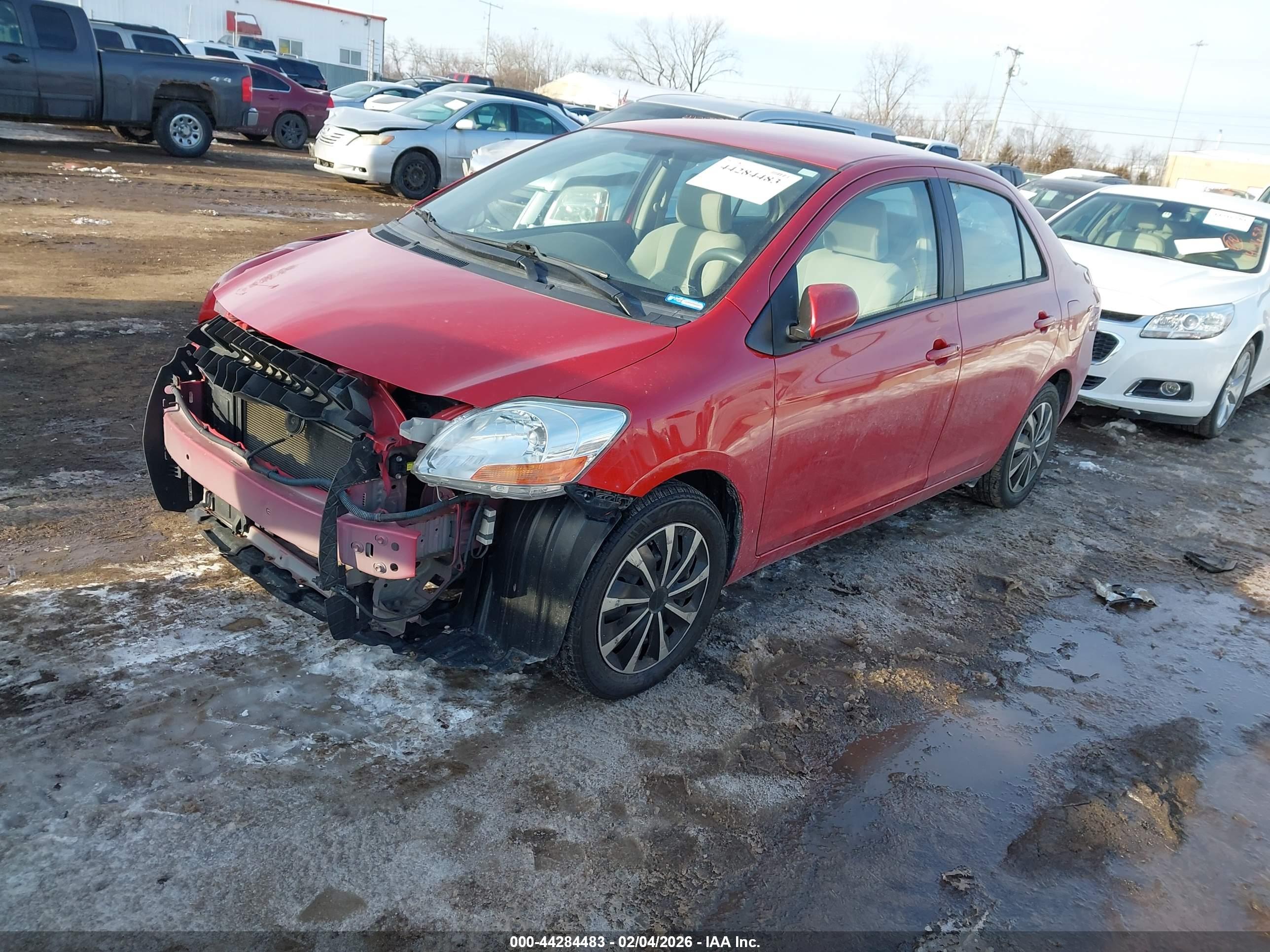 TOYOTA YARIS image 2