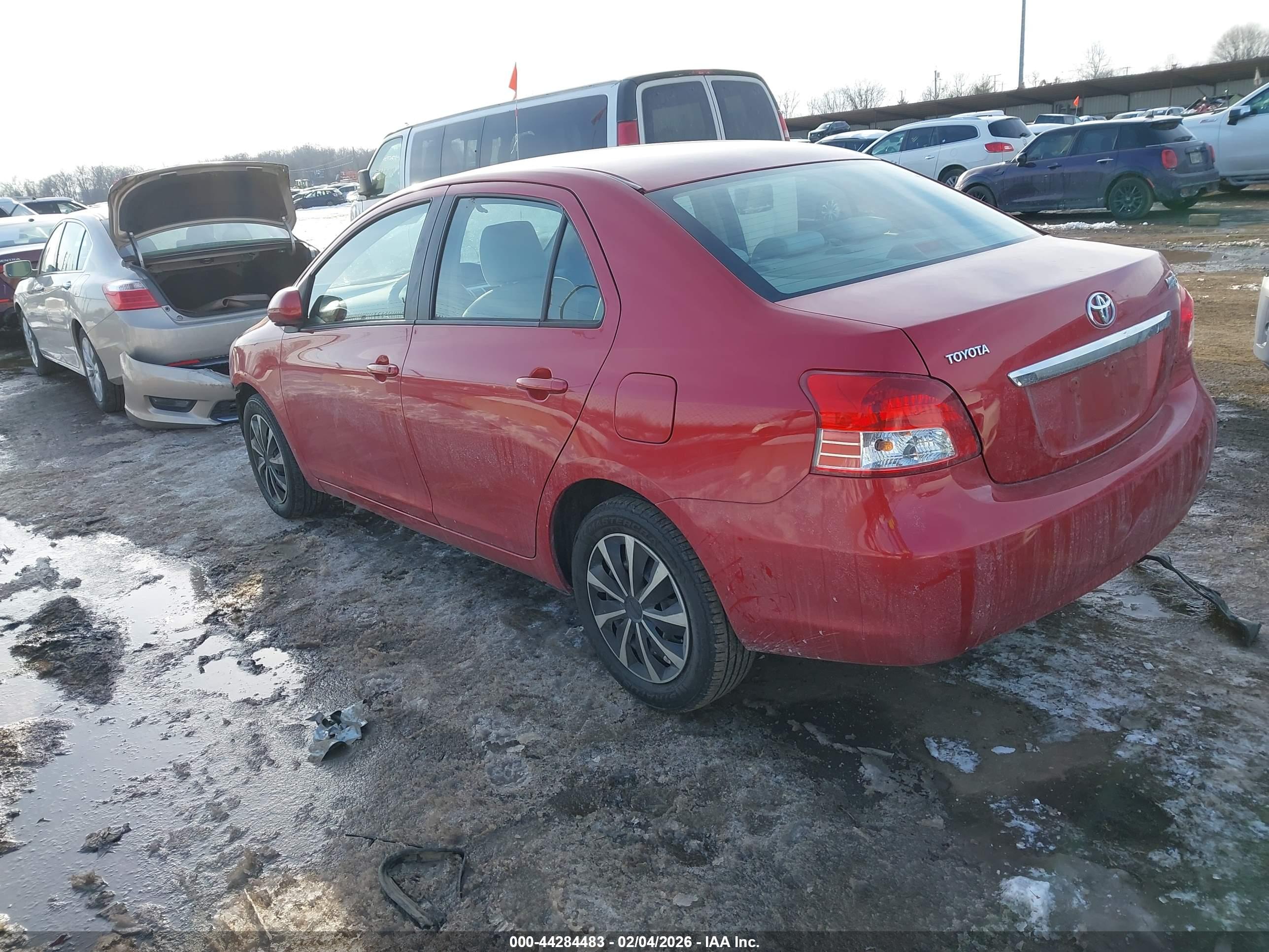 TOYOTA YARIS image 3