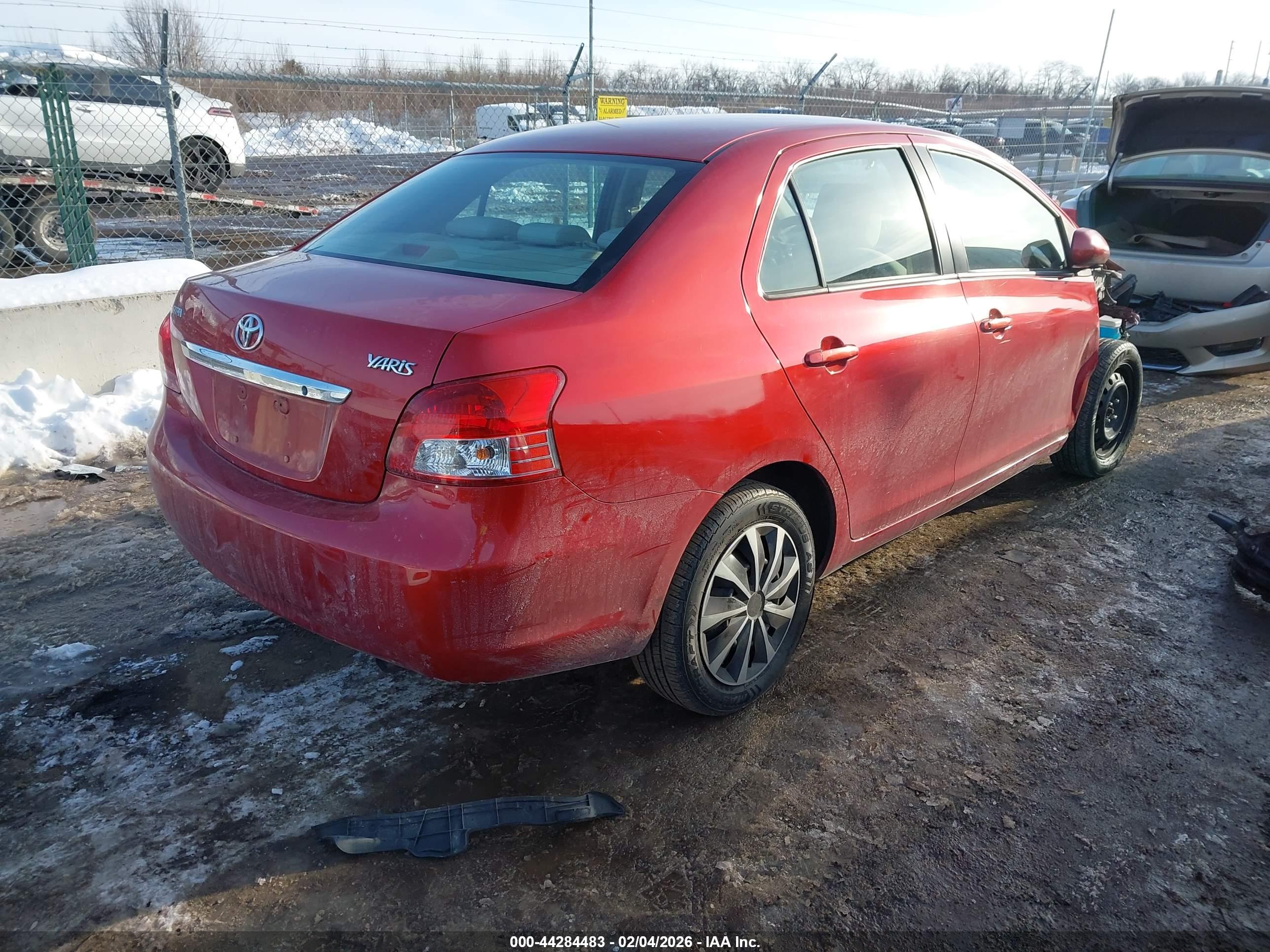 TOYOTA YARIS image 4