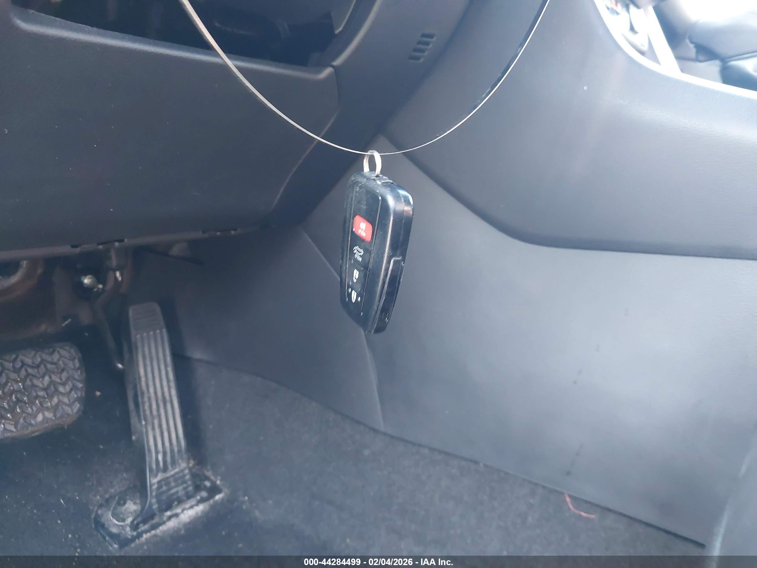 TOYOTA RAV4 image 11