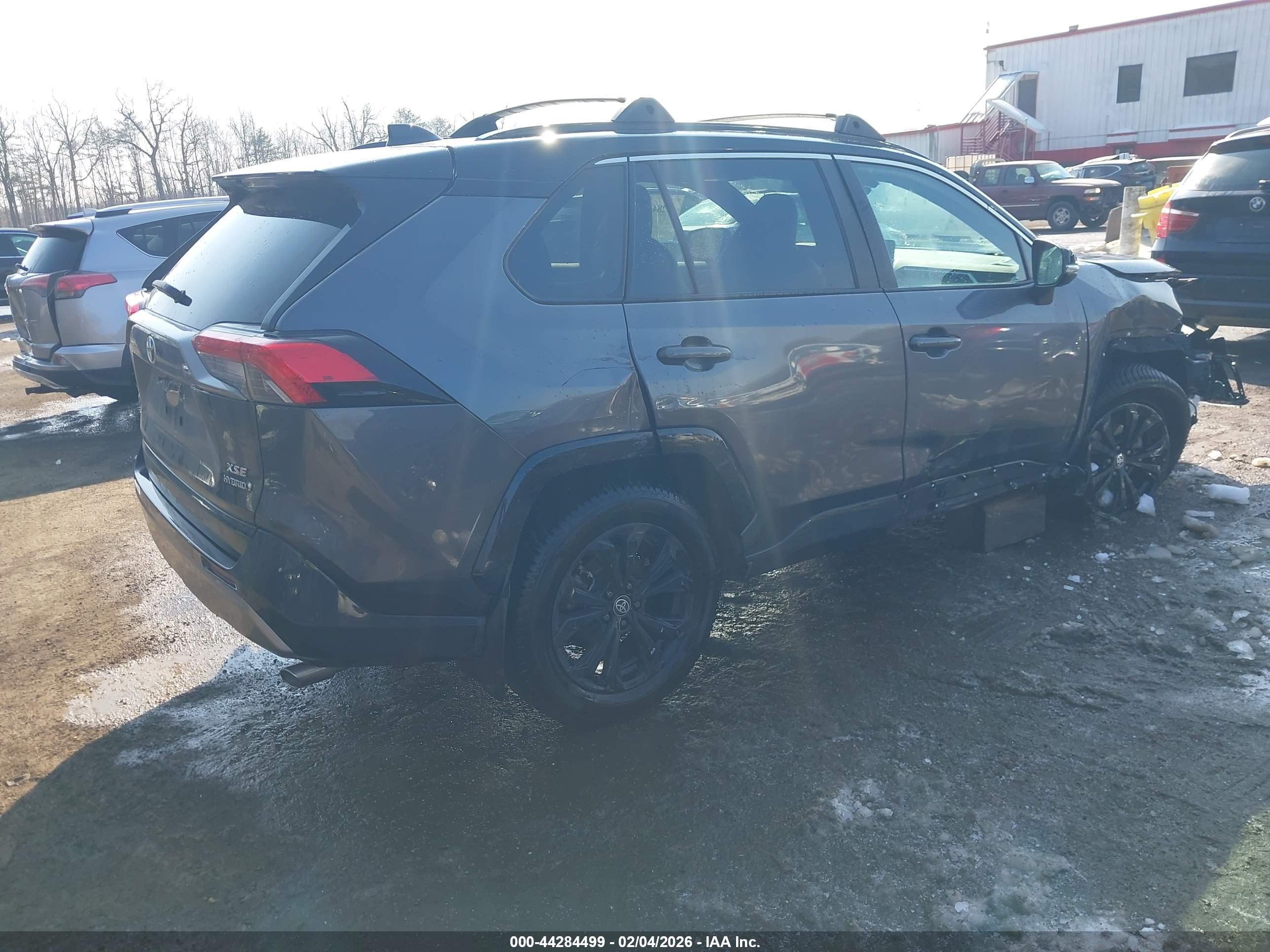 TOYOTA RAV4 image 4