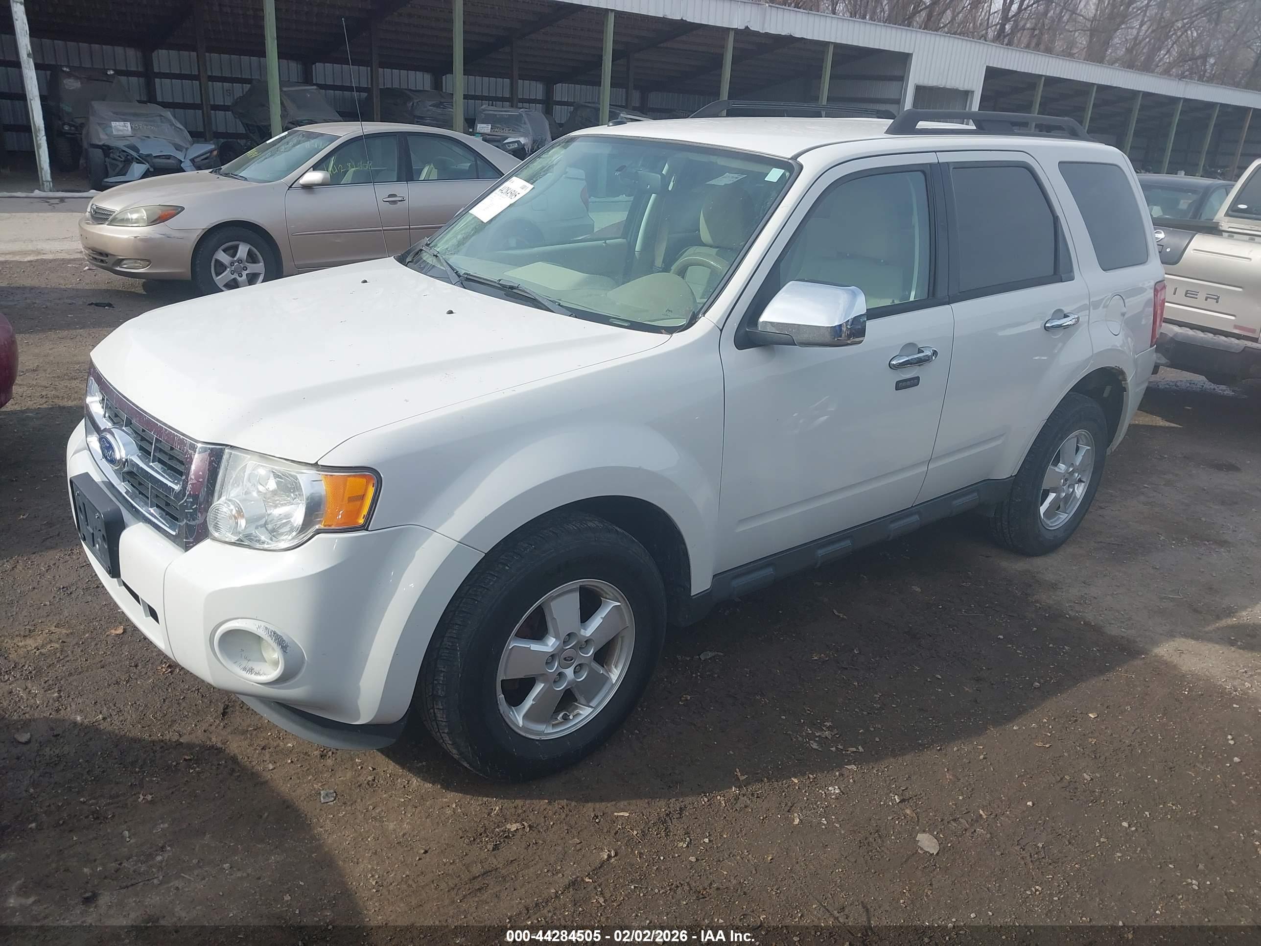 FORD ESCAPE image 2