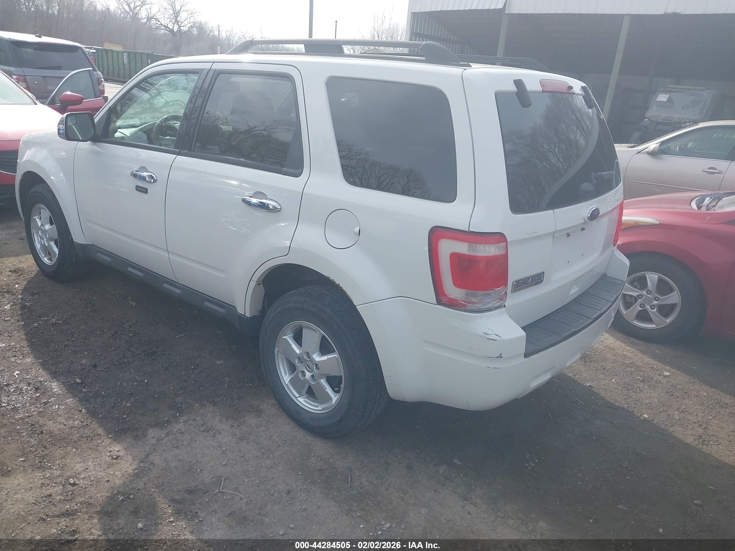 FORD ESCAPE image 3