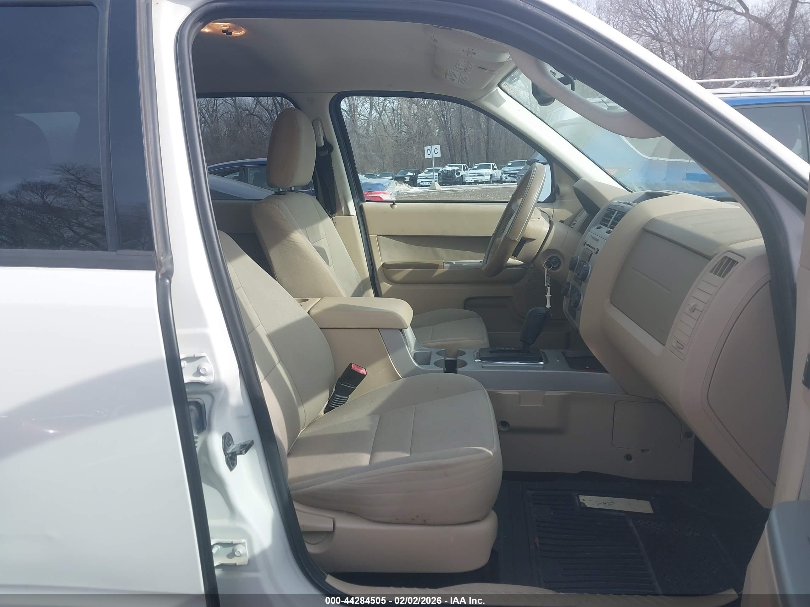 FORD ESCAPE image 5