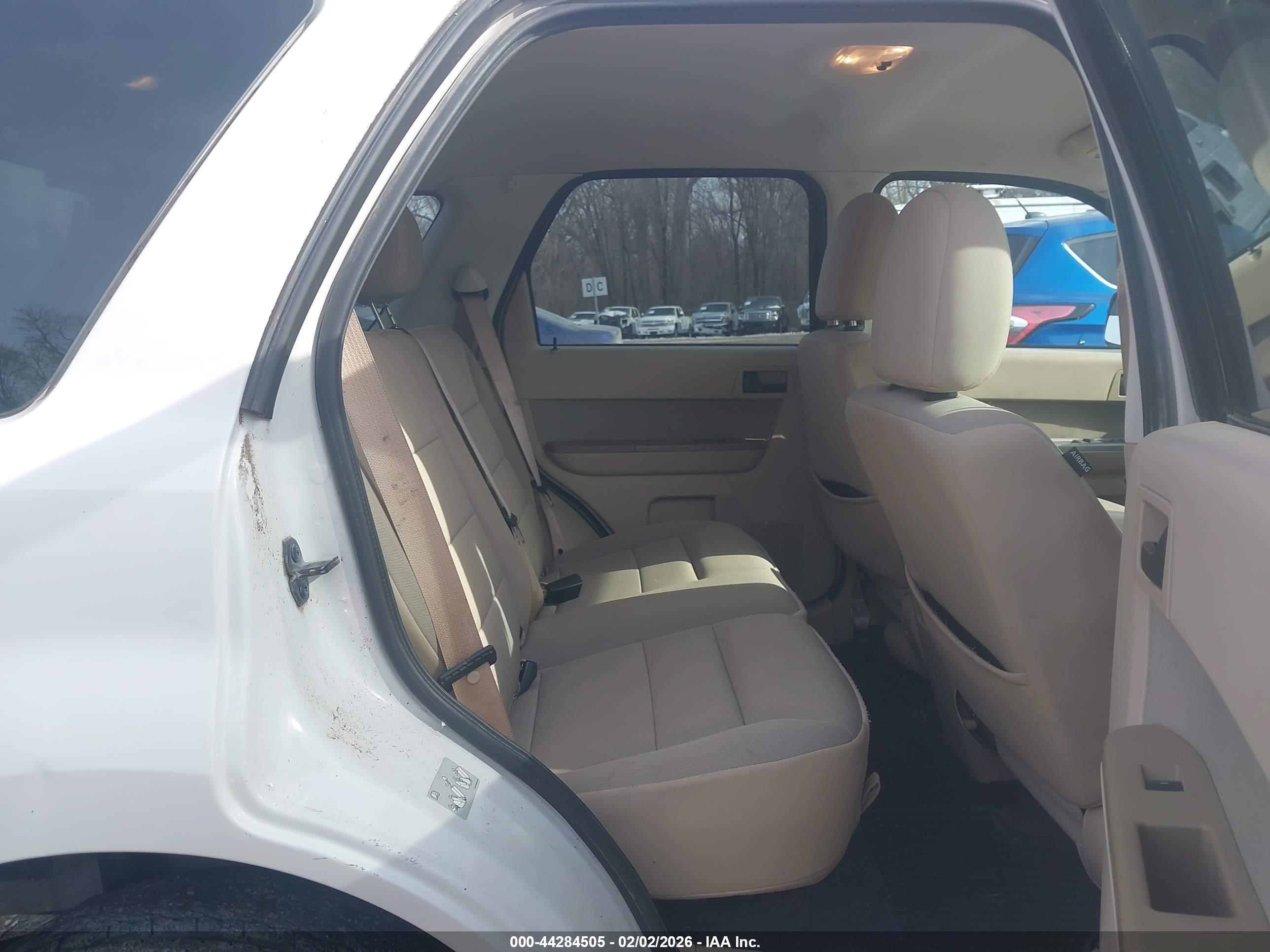 FORD ESCAPE image 8