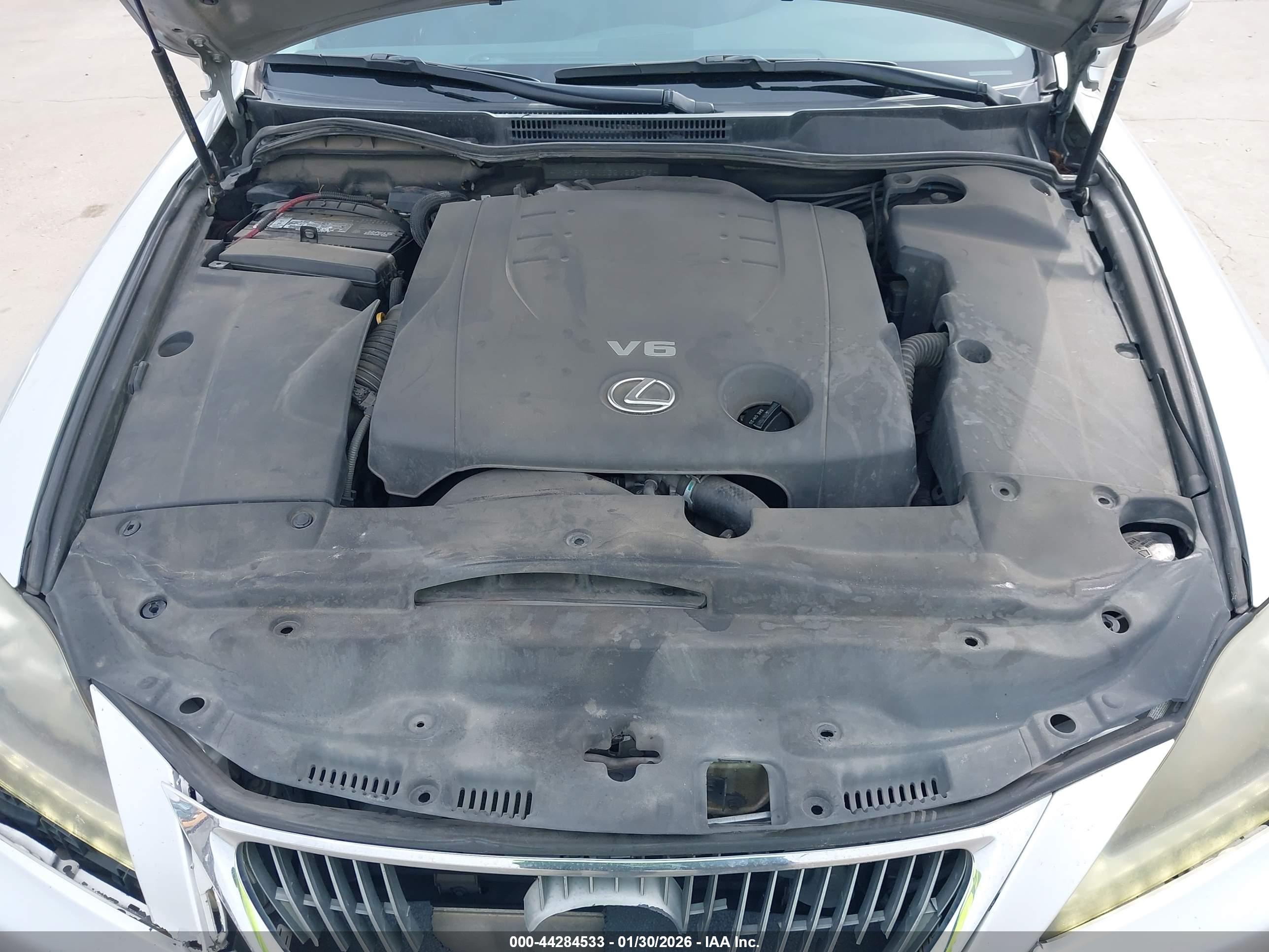 LEXUS IS image 10