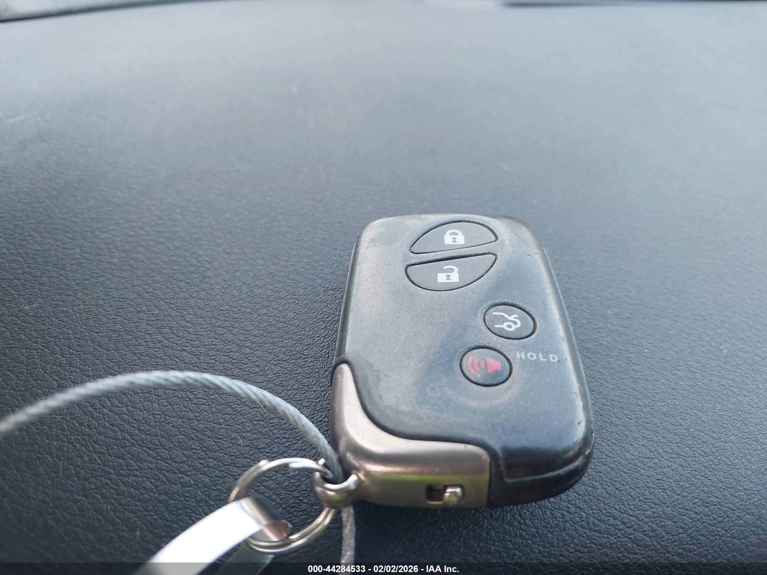 LEXUS IS image 11