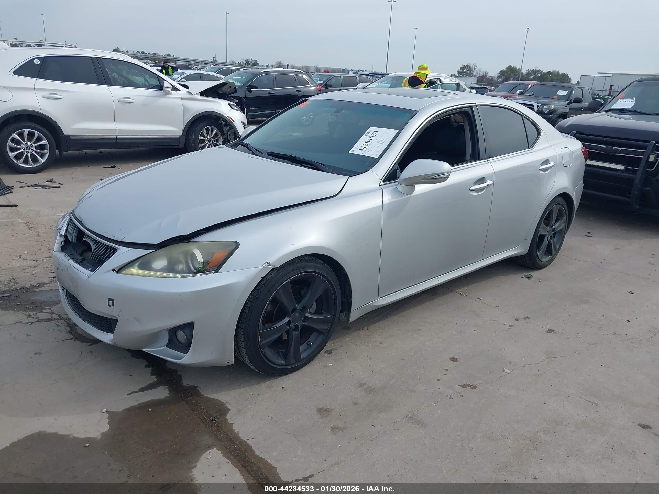 LEXUS IS image 2