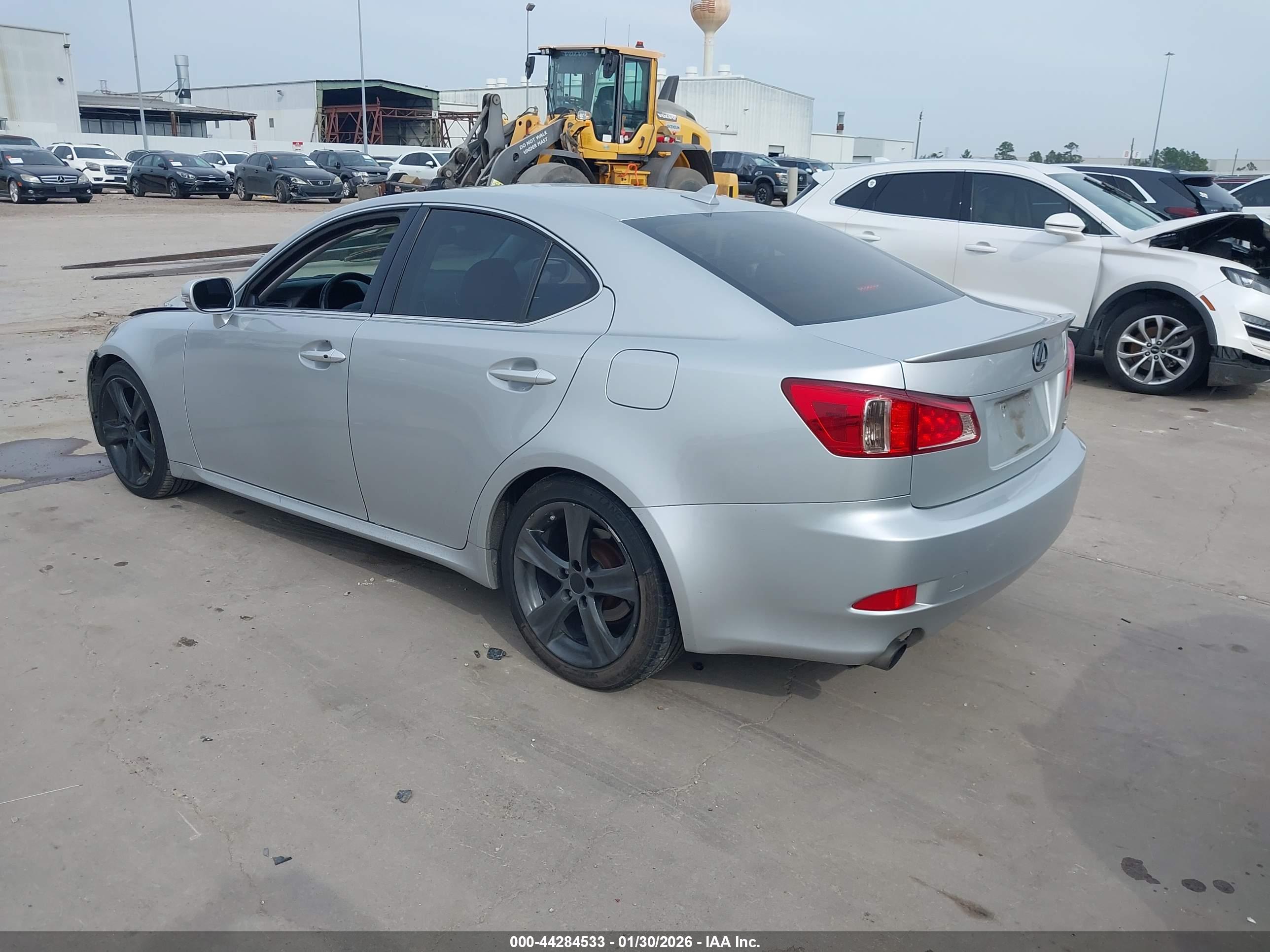LEXUS IS image 3