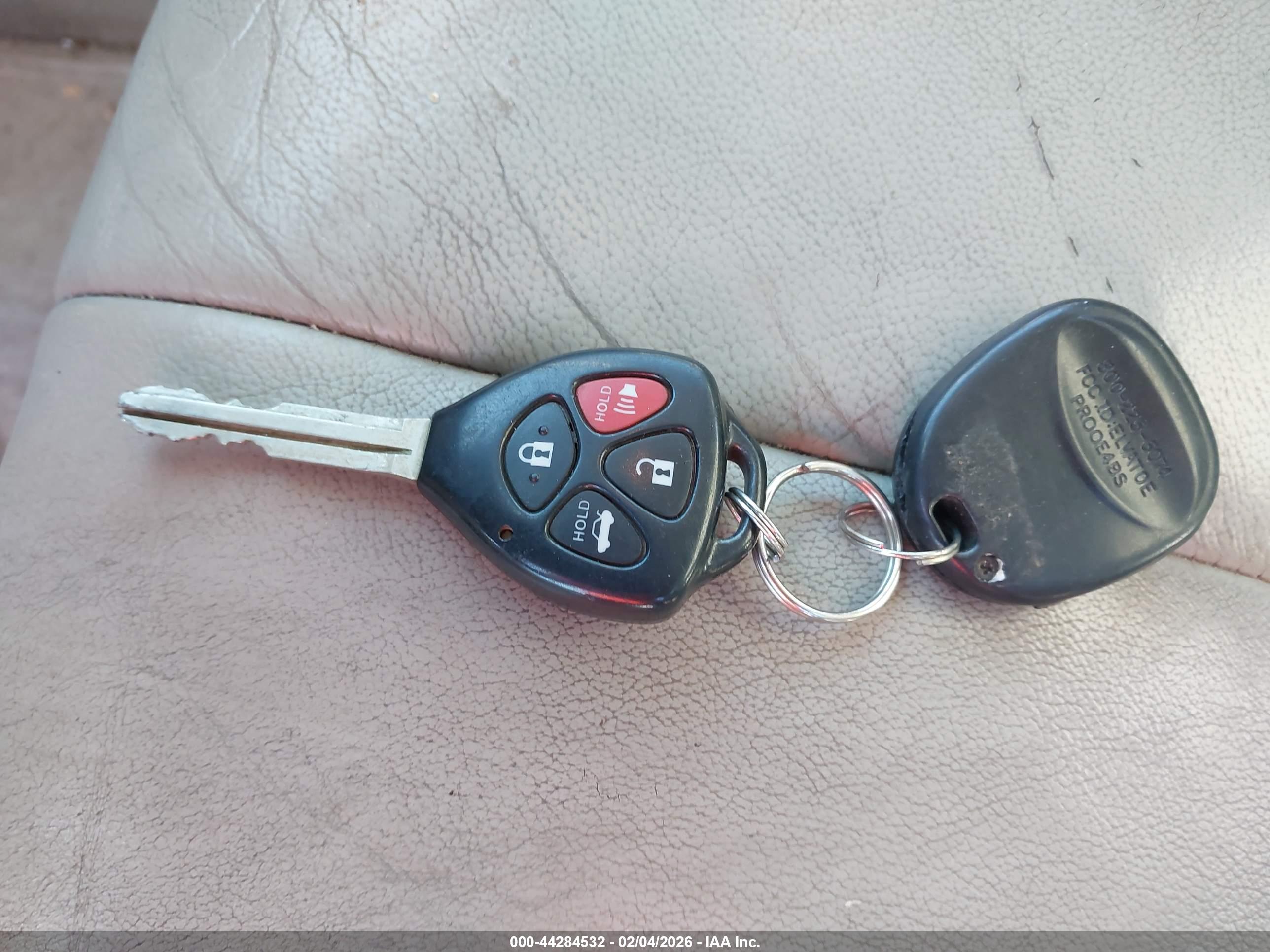 TOYOTA CAMRY image 11